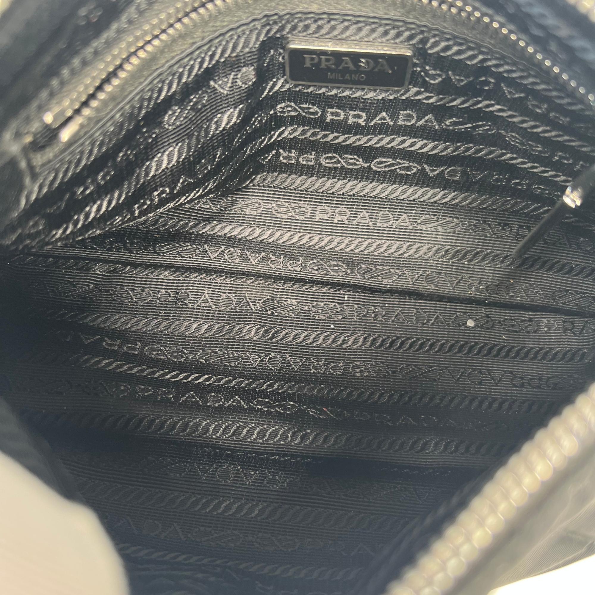 Prada Quilted Tessuto Nylon Chain Black Convertible Shoulder Bag (1BH026) In Good Condition For Sale In Montreal, Quebec