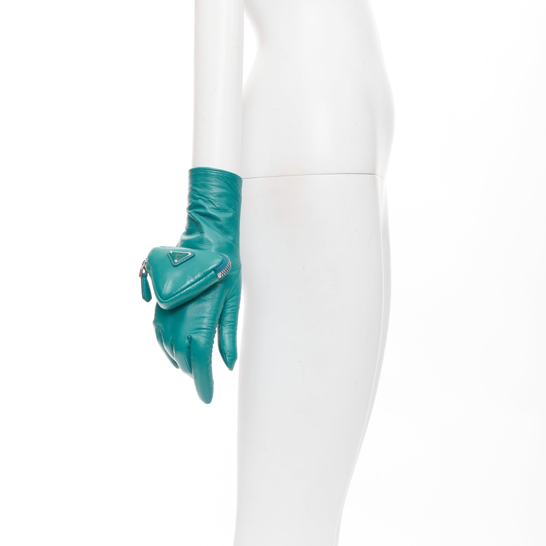 PRADA Raf Simons 2021 Runway triangle en cuir d'agneau gants courts Sz7 Neuf - En vente à Hong Kong, NT