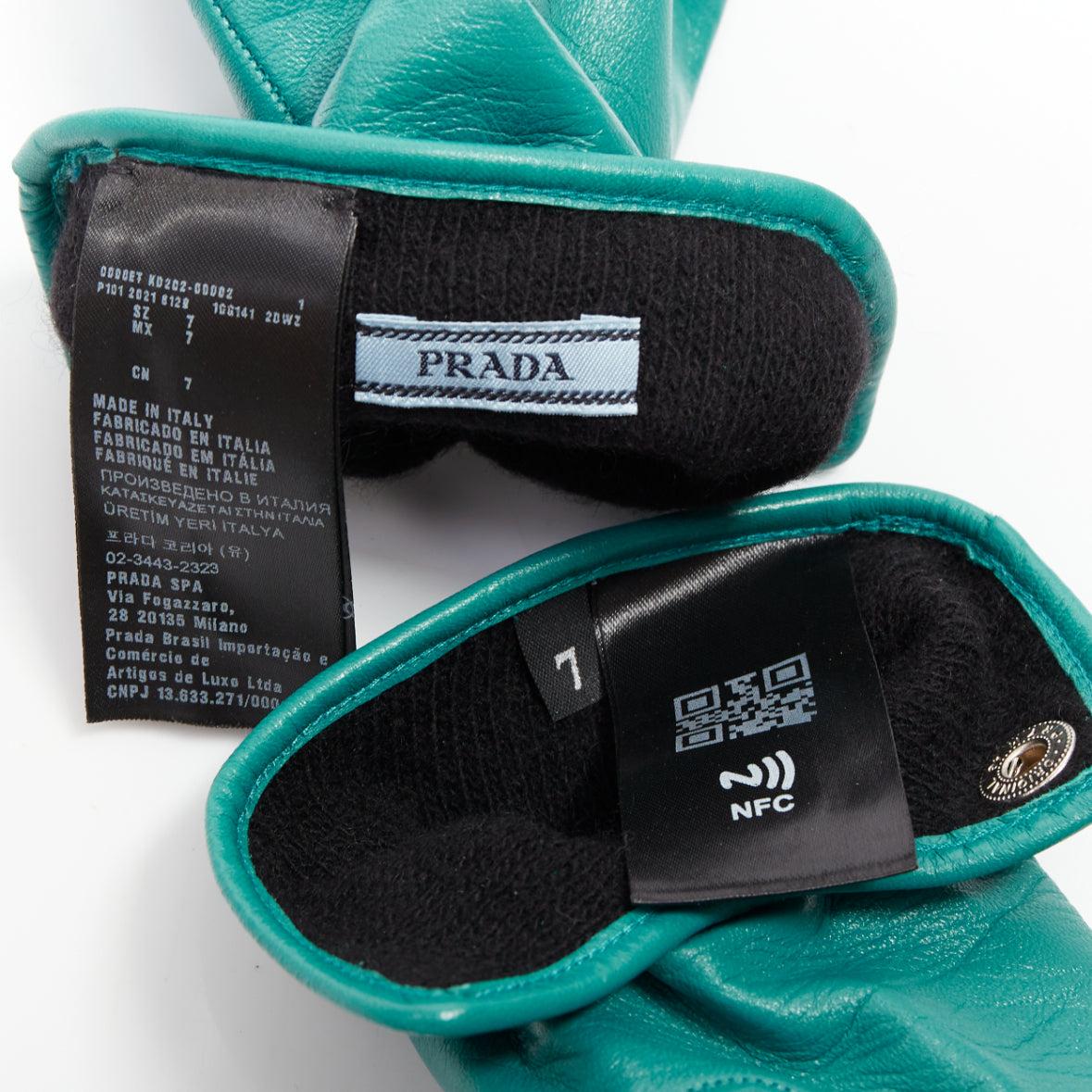 PRADA Raf Simons 2021 Runway triangle en cuir d'agneau gants courts Sz7 en vente 3