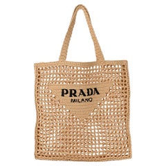 PRADA Borsa Tote con logo ricamato in rafia Naturale 2021