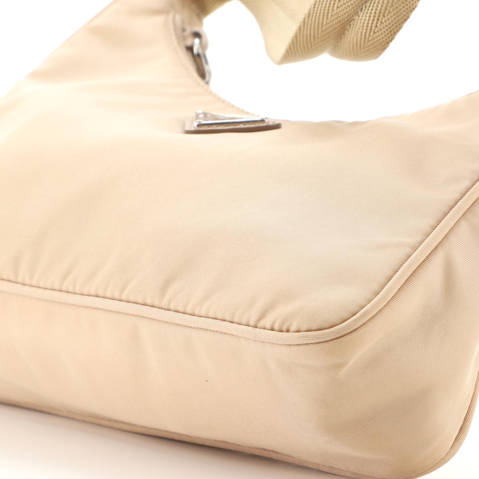 Prada Re-Edition 2000 Hobo Tessuto Mini 1
