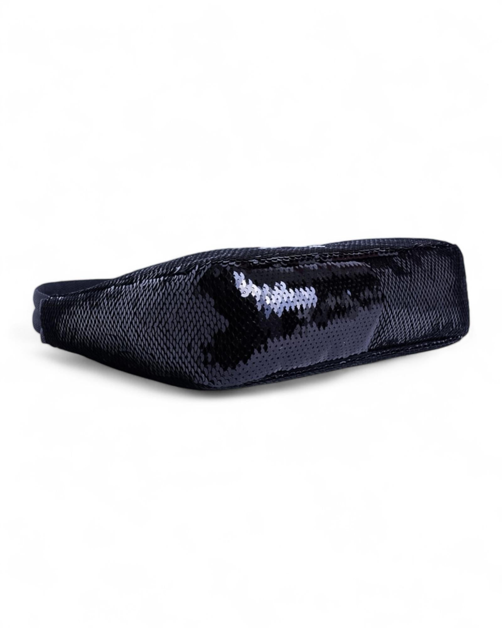 Prada Re-Edition 2000 Sequins Logo Noir en vente 6