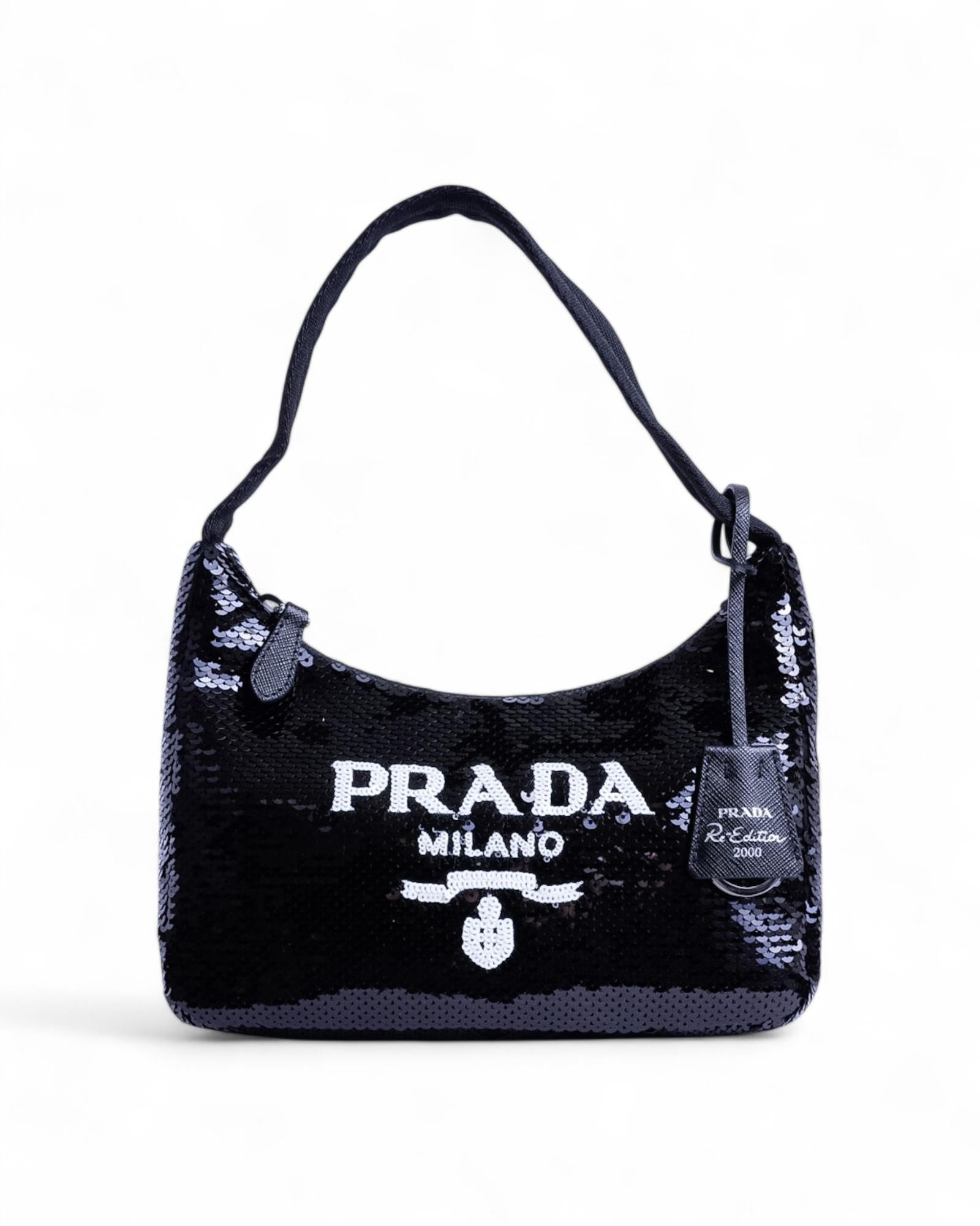 Prada Re-Edition 2000 Sequins Logo Noir en vente 10
