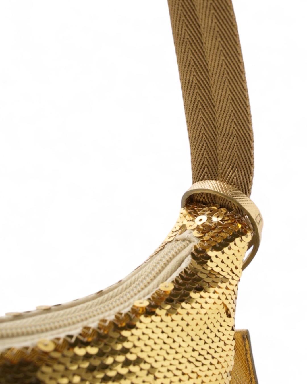 Prada Re-Edition 2000 Paillettes Logo Oro en vente 8