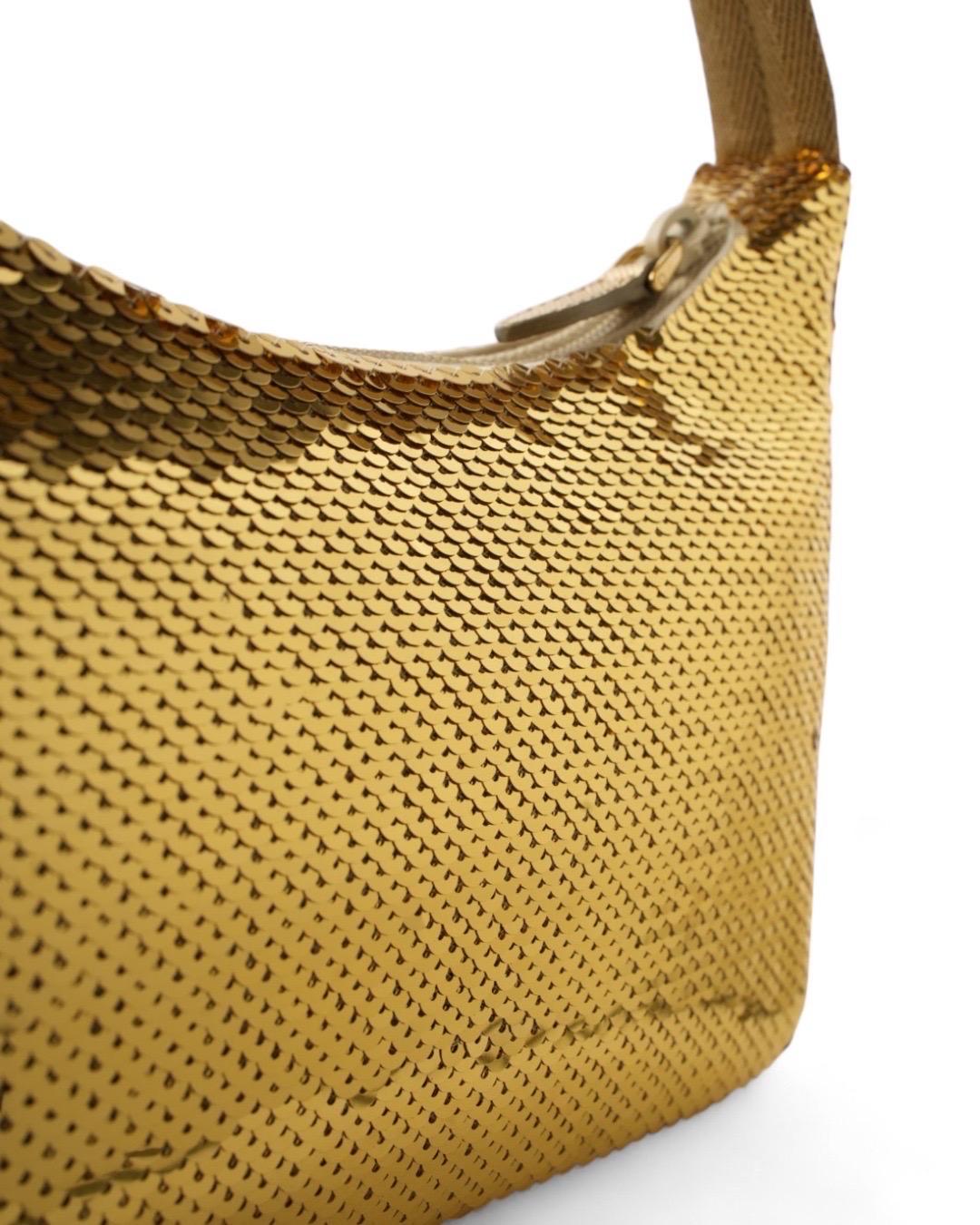 Prada Re-Edition 2000 Paillettes Logo Oro en vente 9