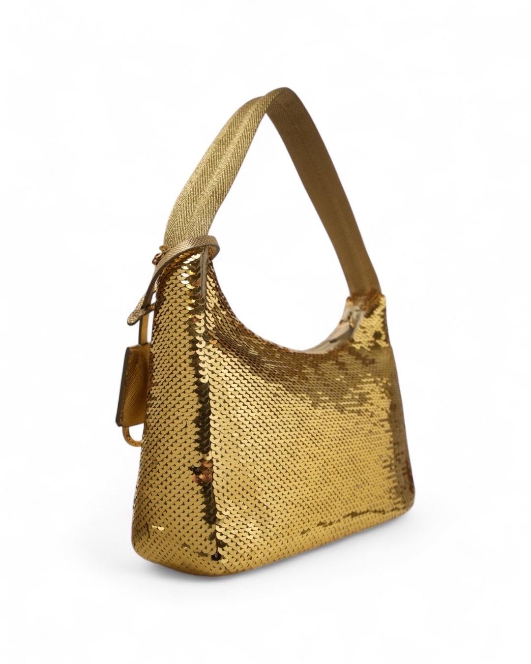 Prada Re-Edition 2000 Paillettes Logo Oro en vente 2