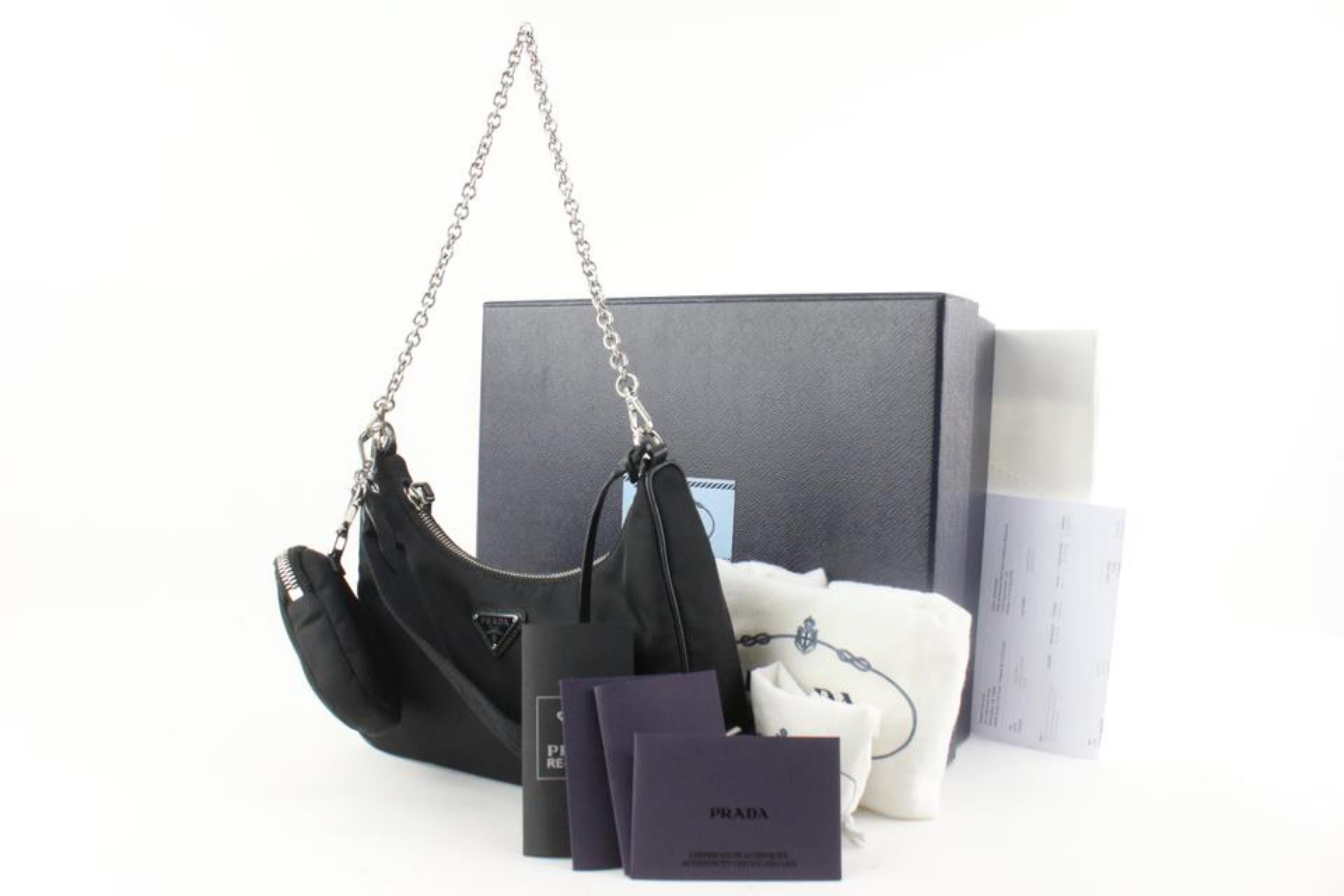 Prada Re-edition 2005 Black Tessuto x Saffiano Small Chain Hobo 1221p13
Date Code/Serial Number: 42 
Made In: Italy
Measurements: Length:  8.5