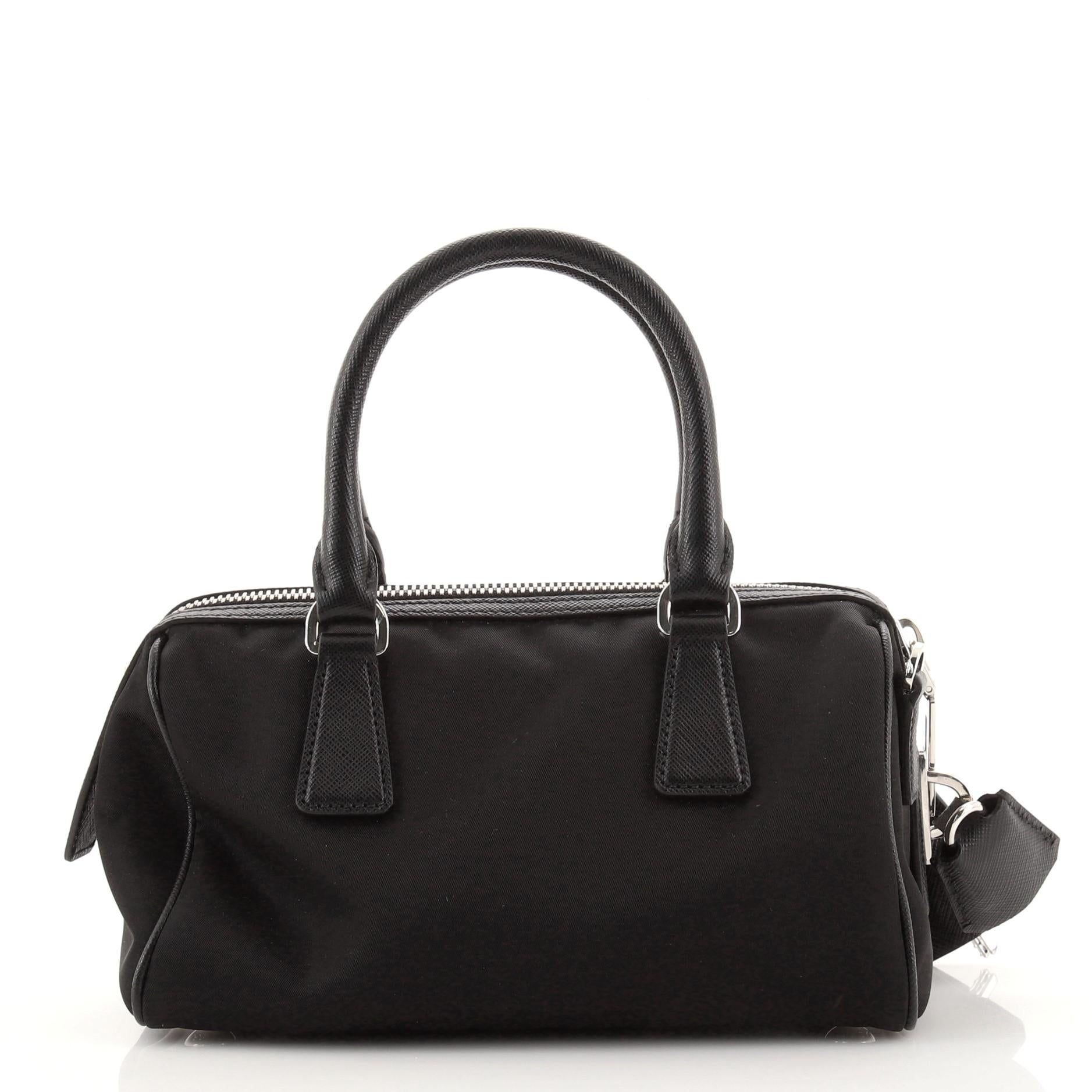 Prada Re-Edition 2005 Boston Tasche Tessuto mit Saffiano-Leder Mini im Zustand „Gut“ in NY, NY