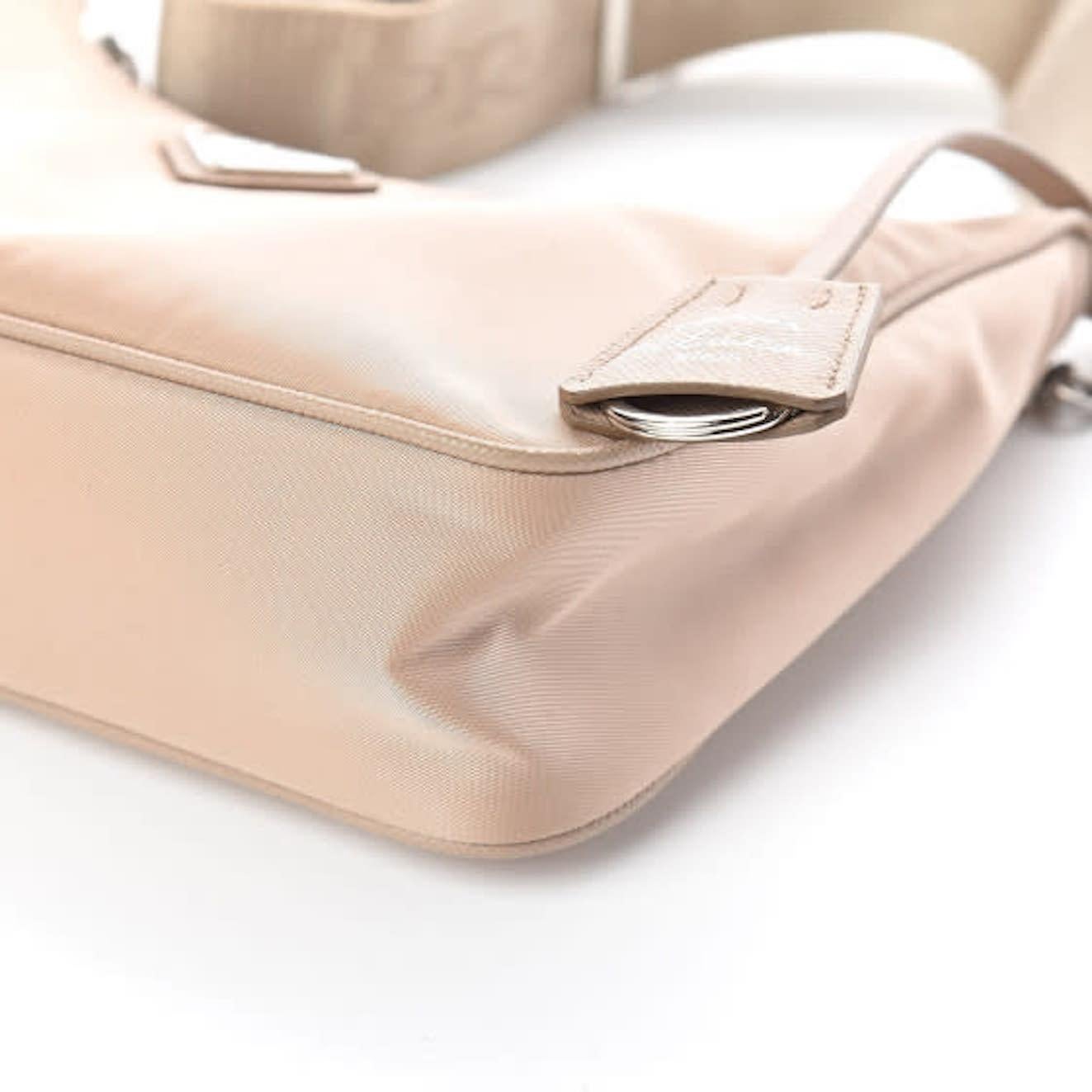 prada re edition 2005 cameo beige