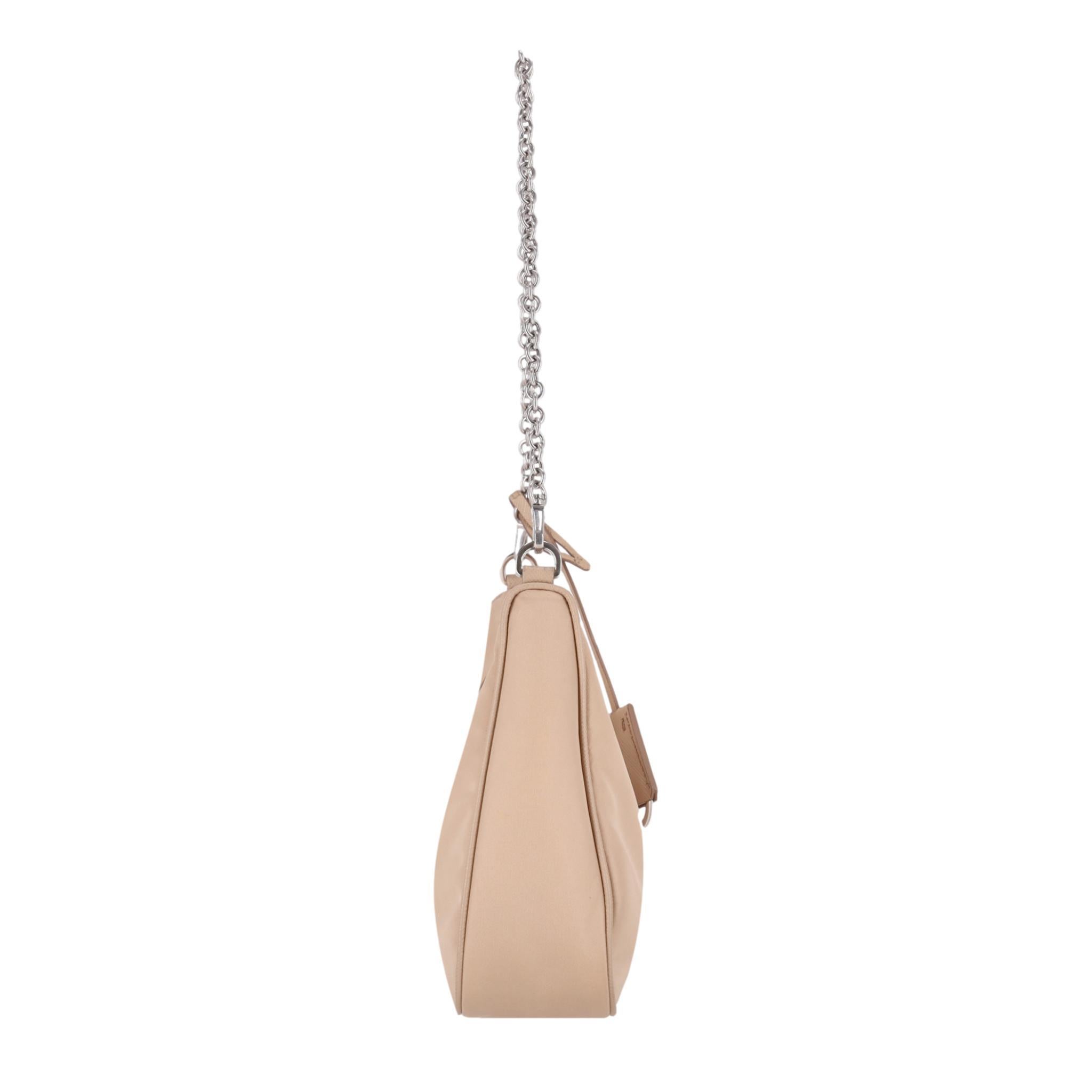 Beige Prada Re-Edition 2005 Re-Nylon Shoulder Bag in vendita