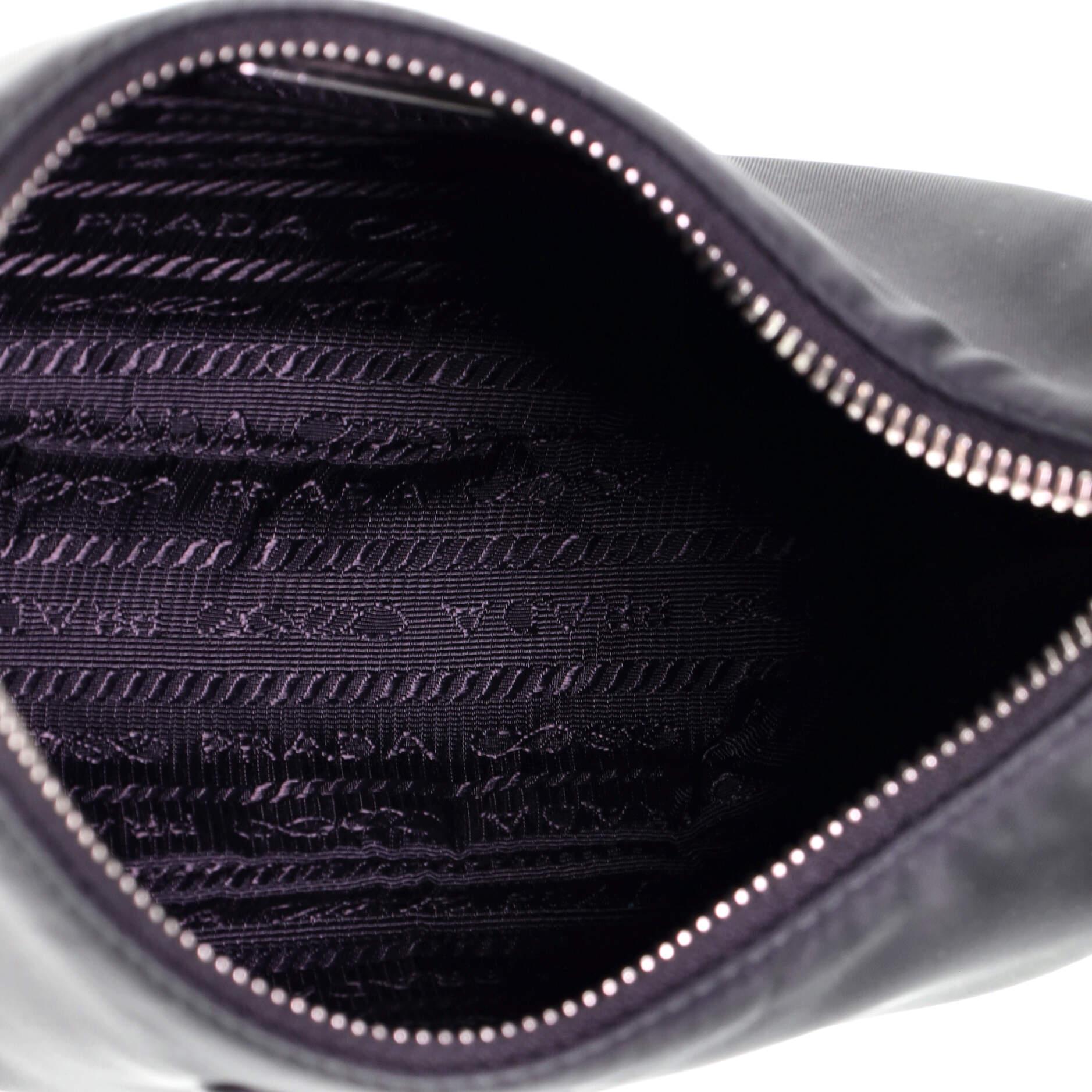 Prada Re-Edition 2005 Shoulder Bag Tessuto Small 1