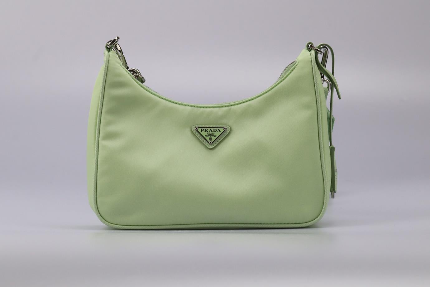 Bolso de hombro Prada reedición 2005 de piel texturizada y nailon en Excelente Estado en London, GB