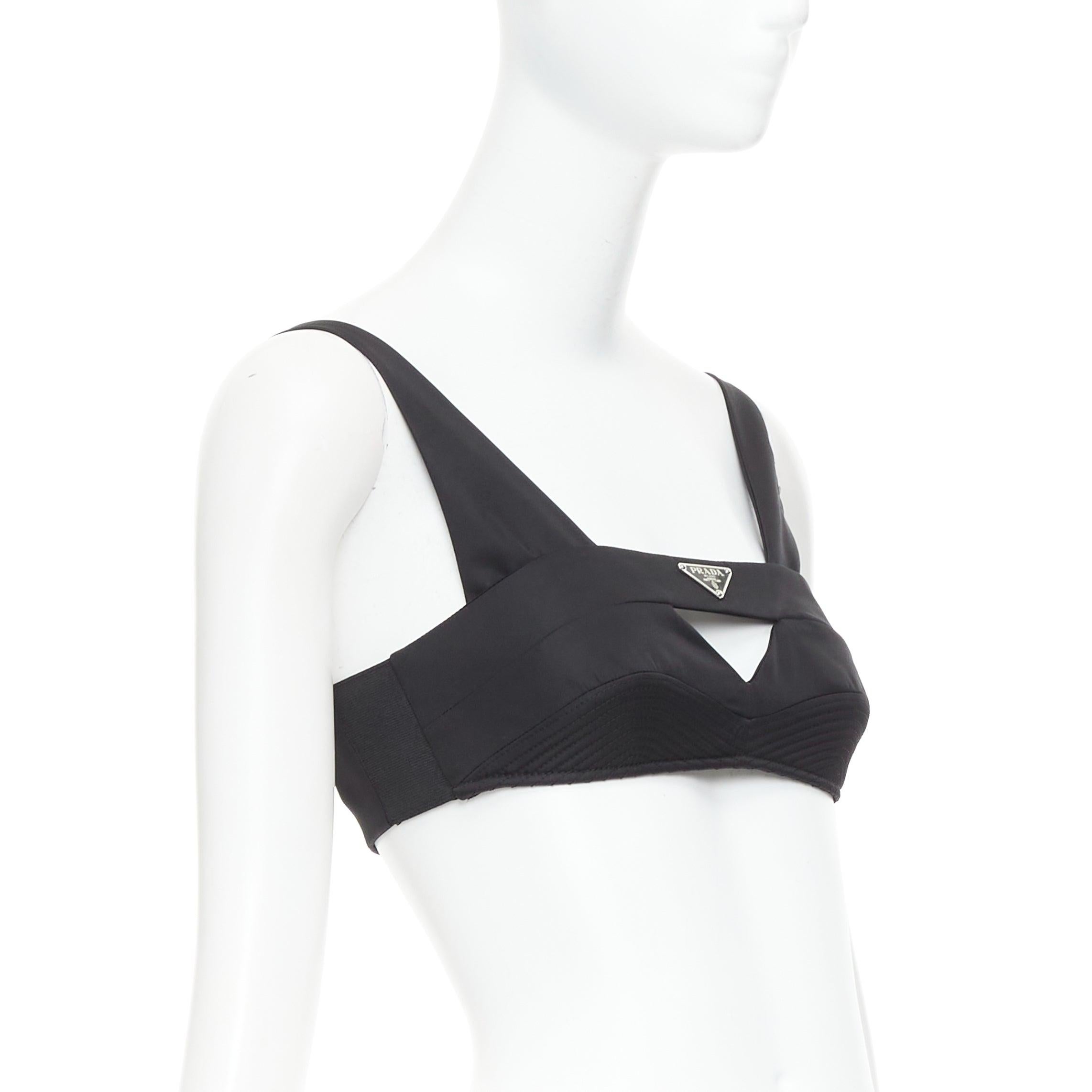 Noir PRADA Re-Nylon noir triangle logo découpe couture contour crop top bralette IT36 en vente