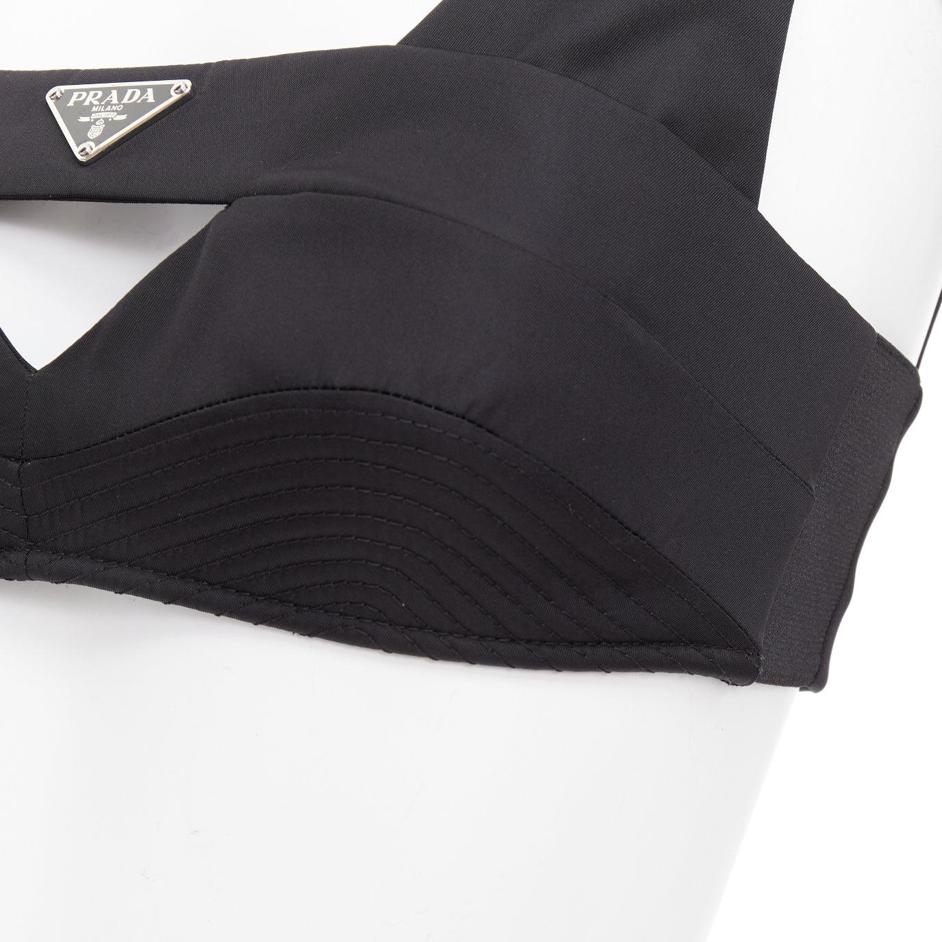 PRADA Re-Nylon noir triangle logo découpe couture contour crop top bralette IT36 en vente 2