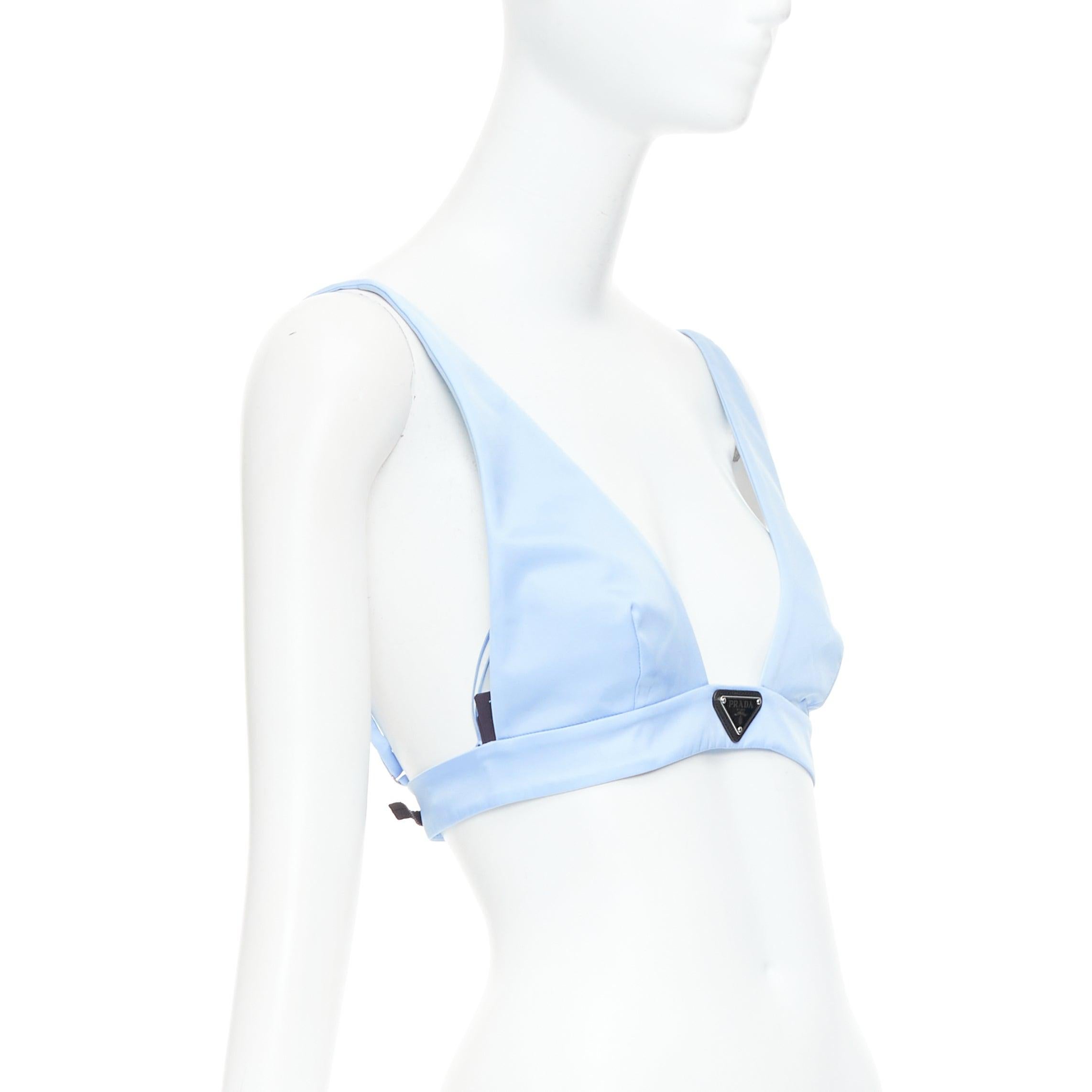 PRADA Re-Nylon azul claro triángulo logo plunge crop top bustier bralette IT38 XS Azul en venta