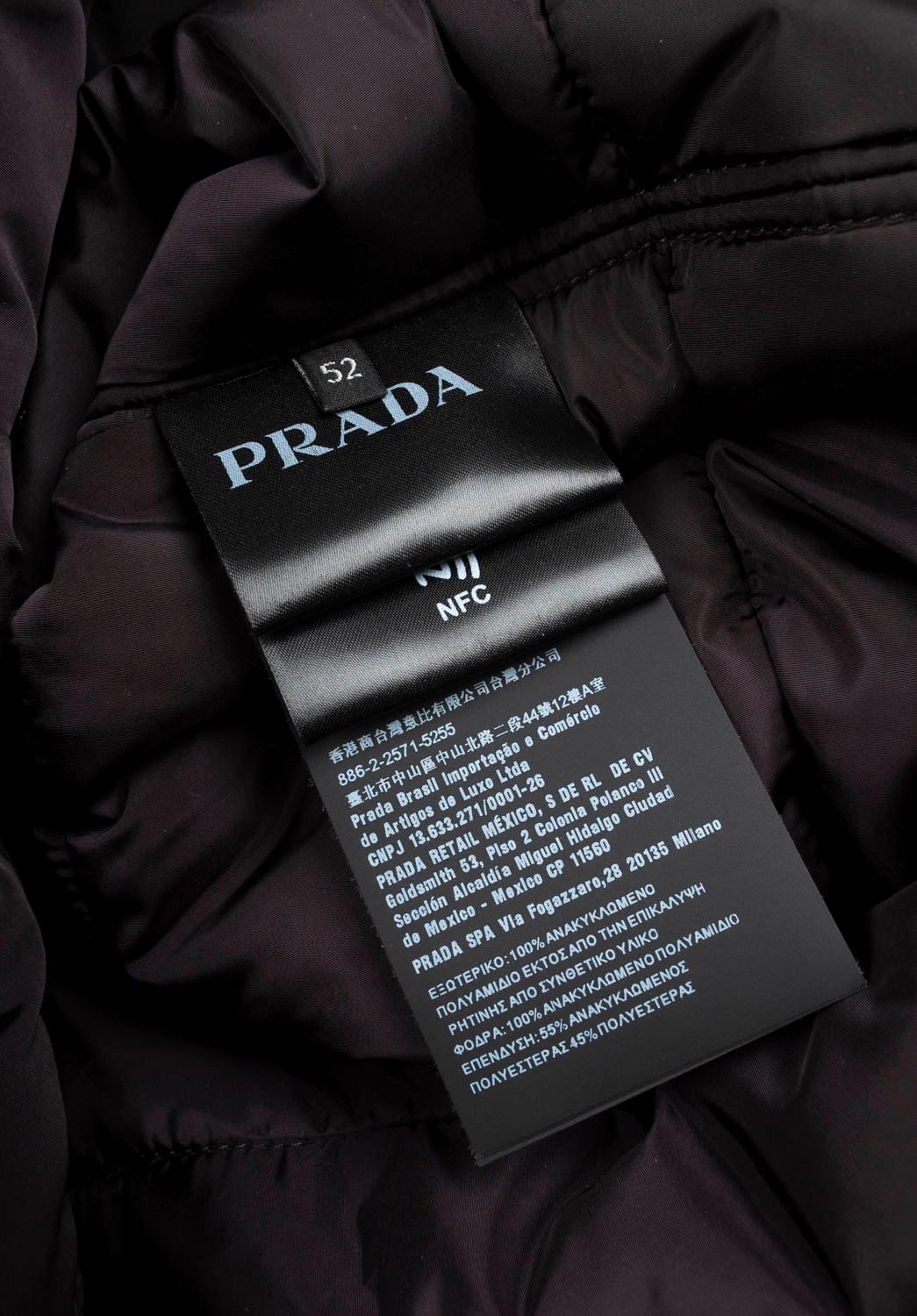 Prada RE-nylon Herrenmanteljacke mit gepolsterter recycelter Größe ITA52/Groß, S1012 im Angebot 1