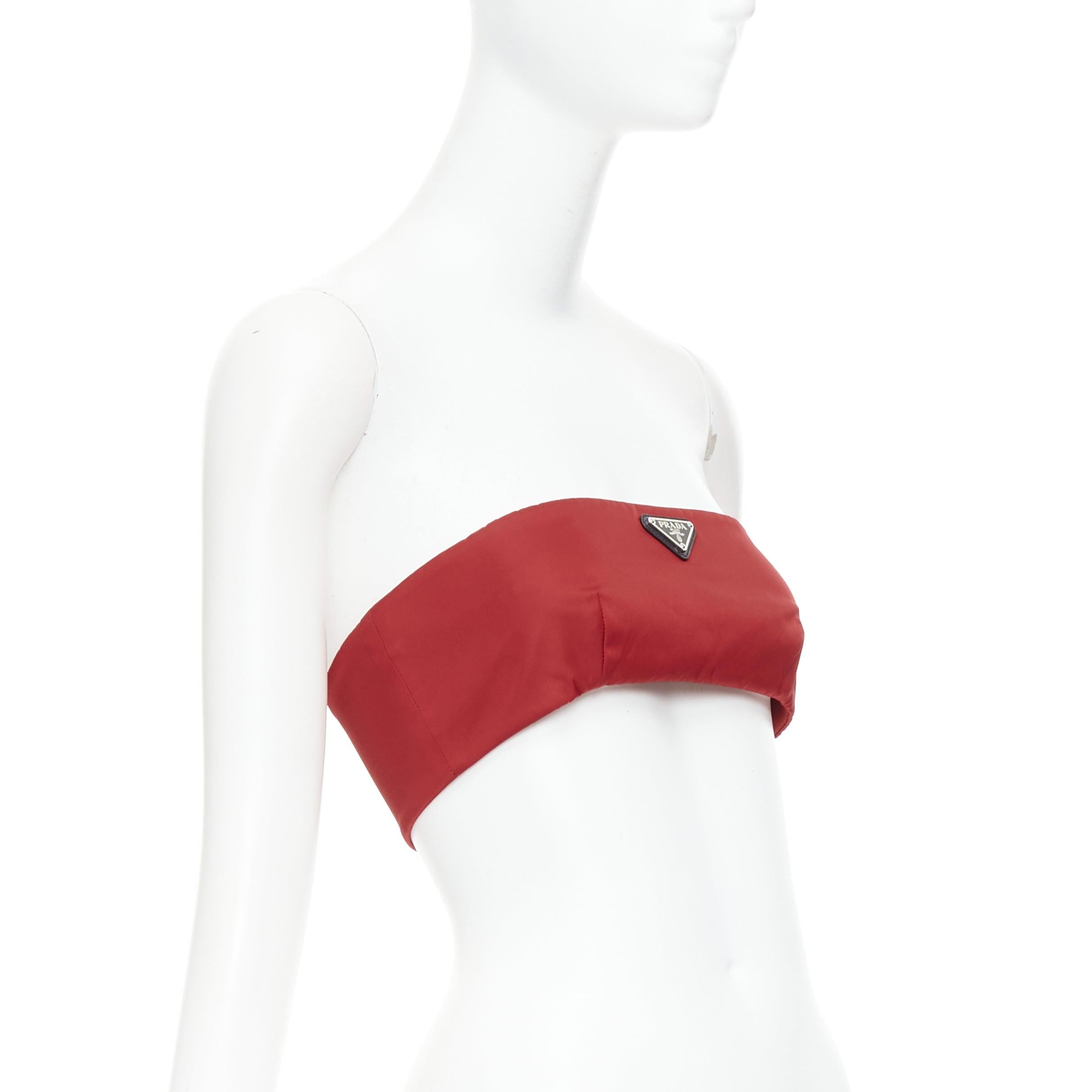 Grigio Prada Re-Nylon rosso triangolo logo piastra senza spalline bustier tube top IT38 XS in vendita