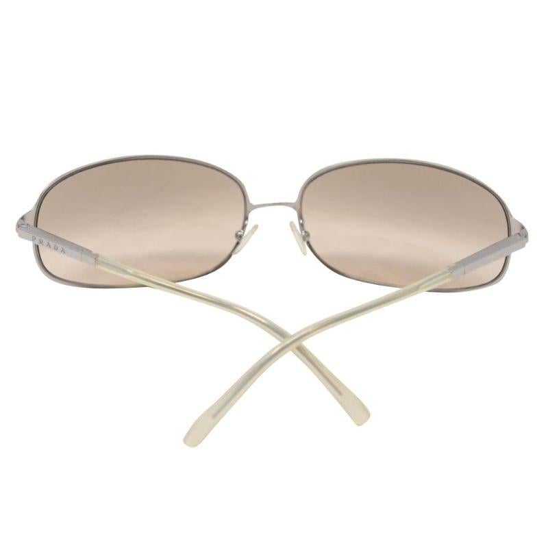 Prada Rechteckige Sport SPR 50E Große Metall-Sonnenbrille im Zustand „Gut“ im Angebot in Downey, CA