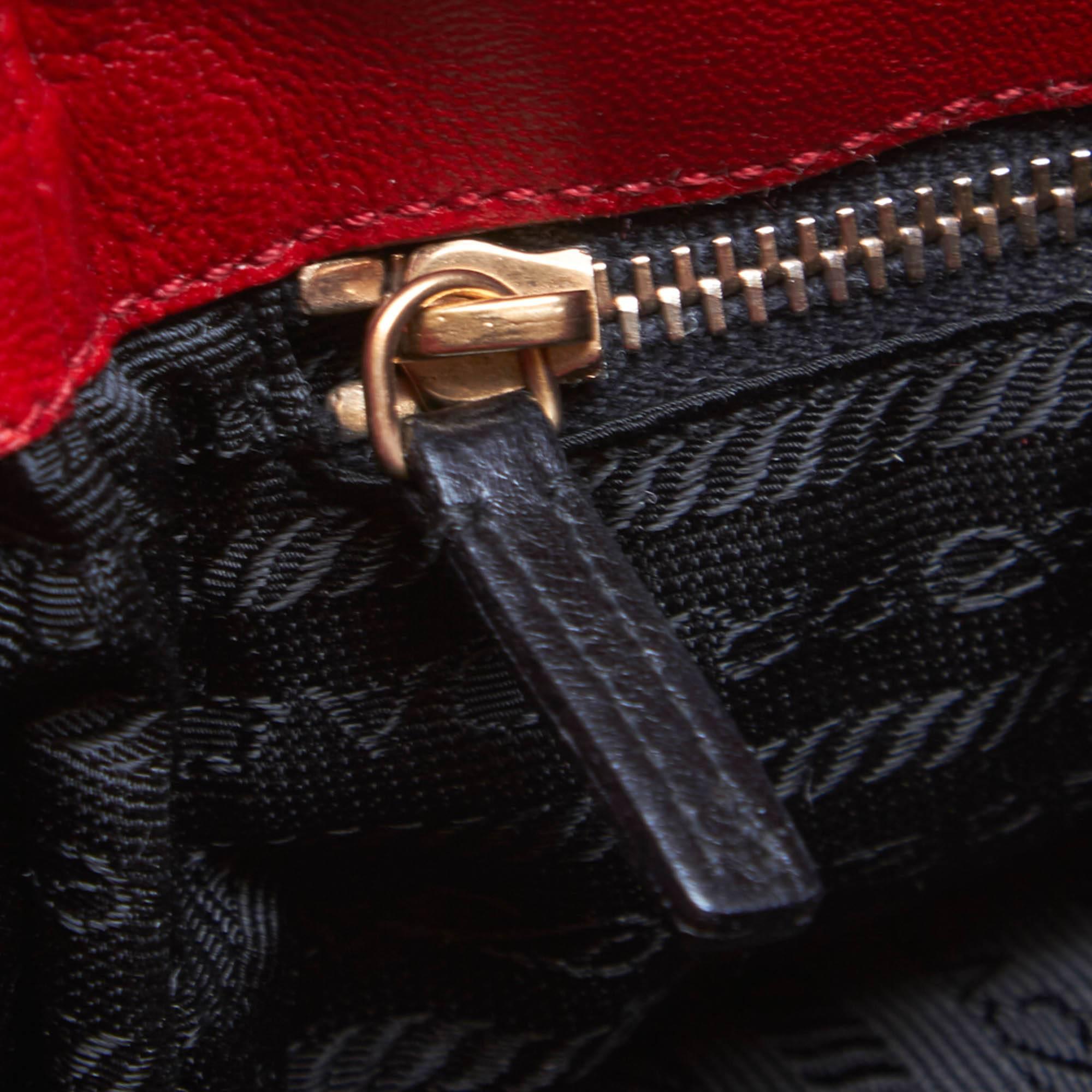 Prada Red Calf Leather 18 Carat Gold-Toned Eyelet Handbag 3