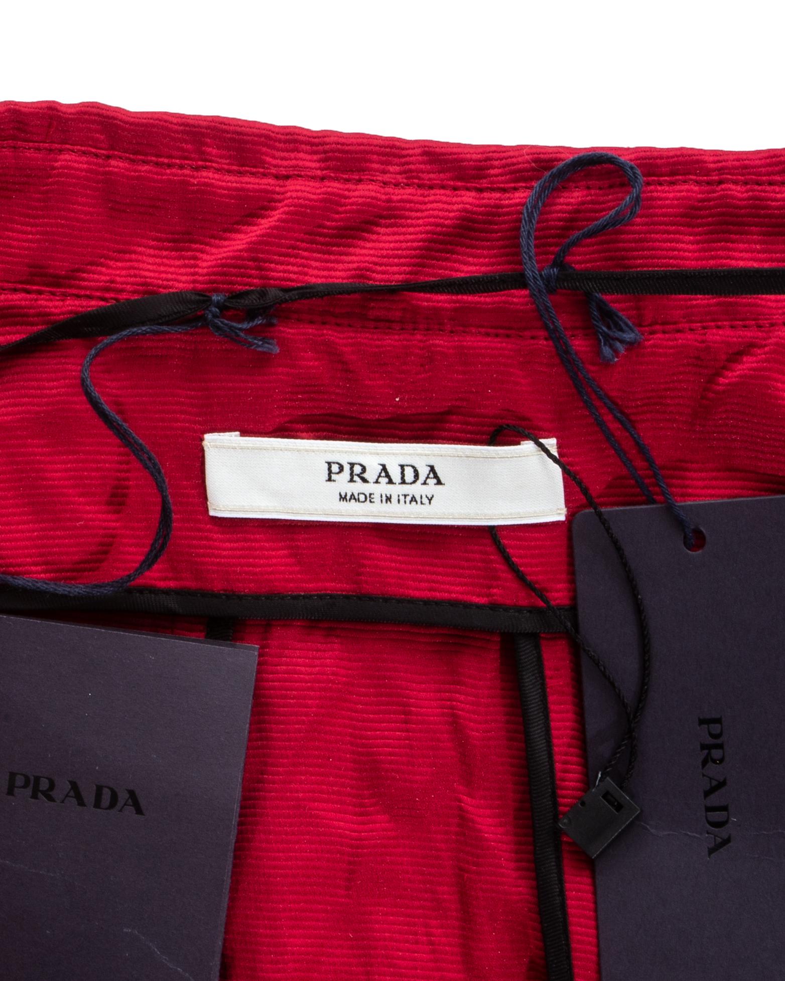 Prada red crinkled skirt suit, ss 2009 In Excellent Condition In London, GB