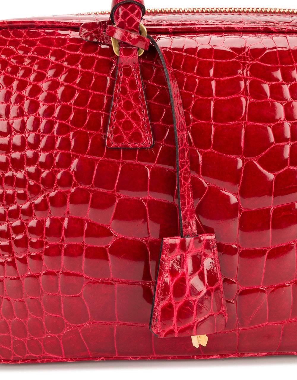Prada Rote Krokodilleder Vintage Tasche:: 2000er Jahre Damen