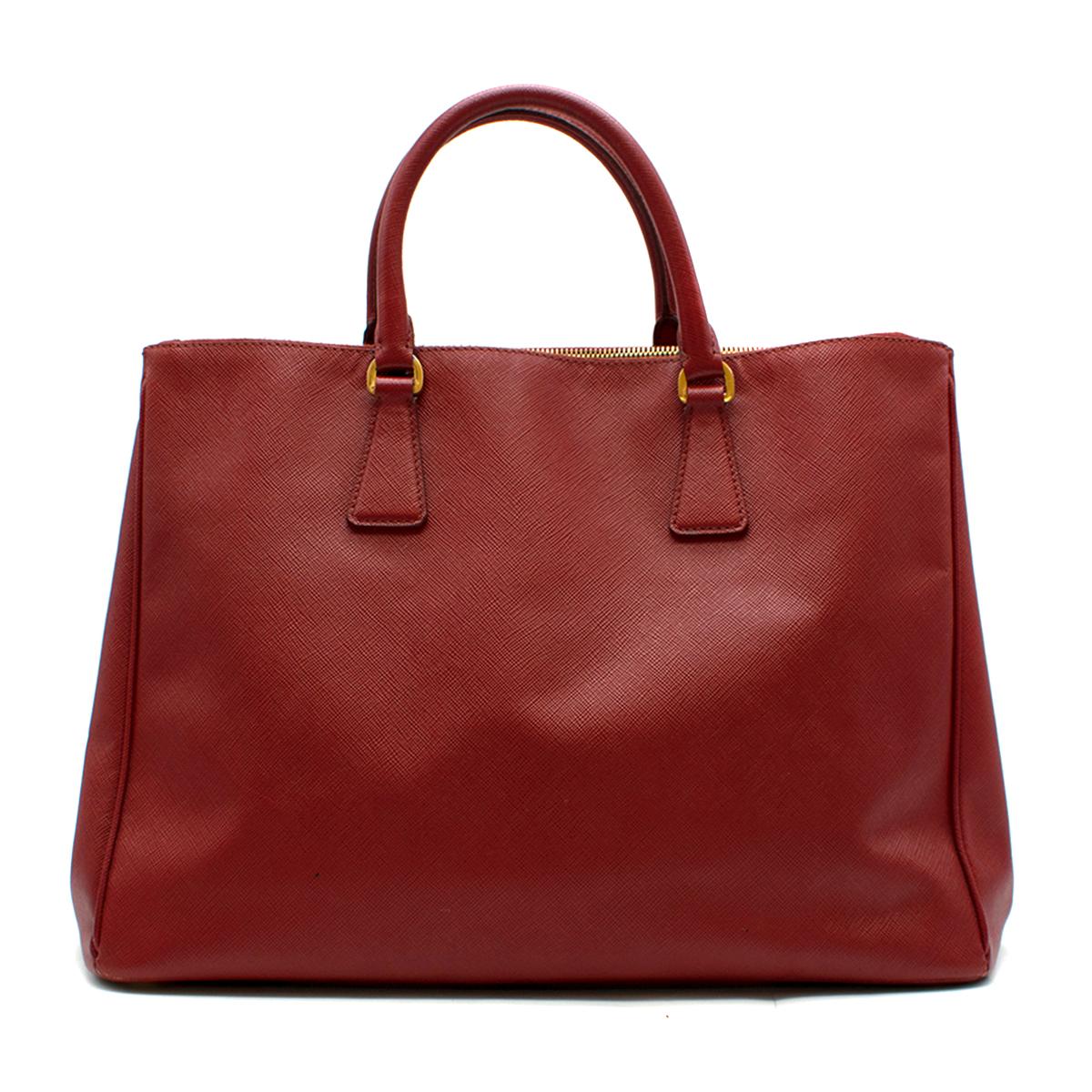 Prada Red Leather Galleria Saffiano Top-handle Bag	 In Good Condition In London, GB
