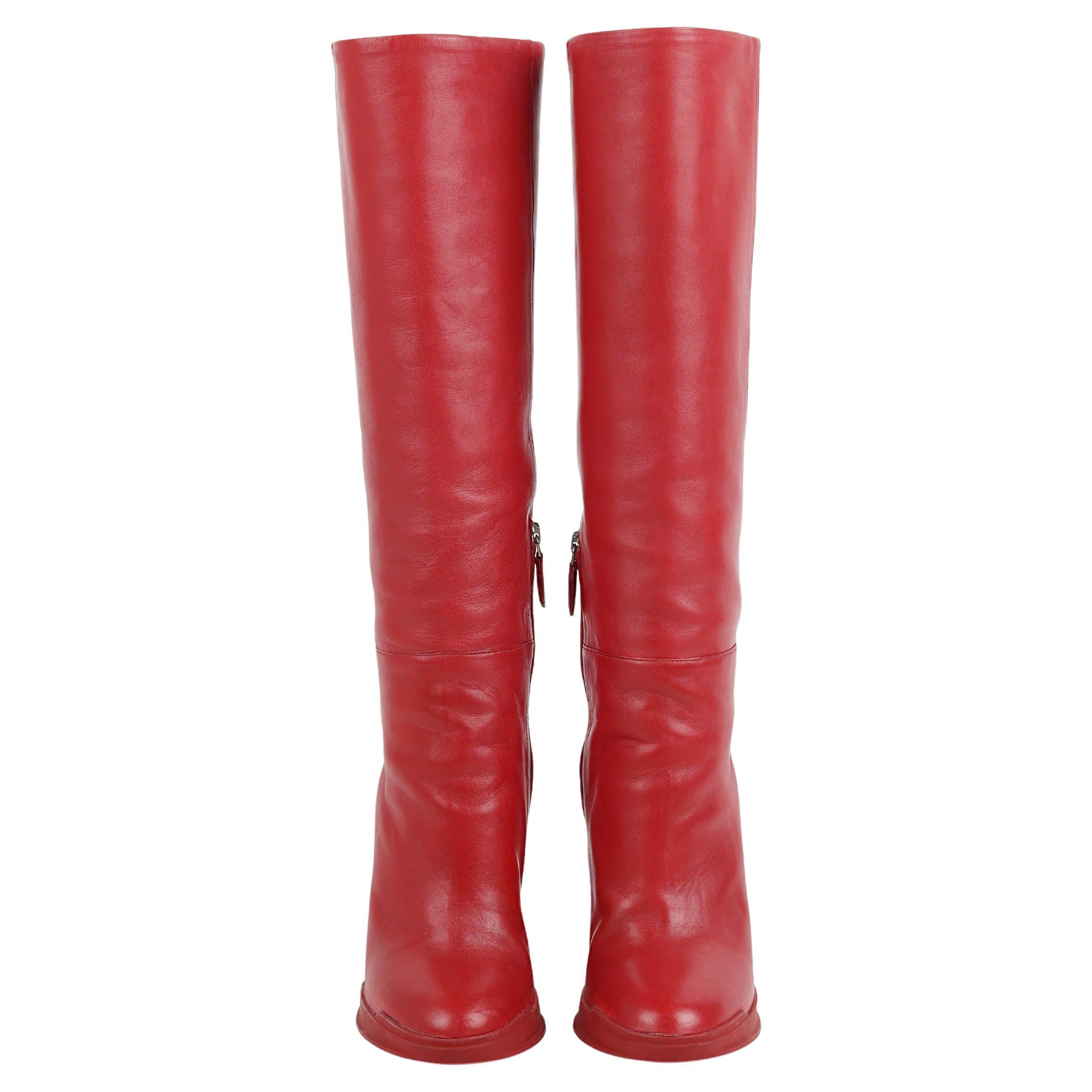 Stivali con zeppa al ginocchio in pelle rossa di Prada - Passerella e Campaigner, A/I 2014 Taglia 37 in vendita 1