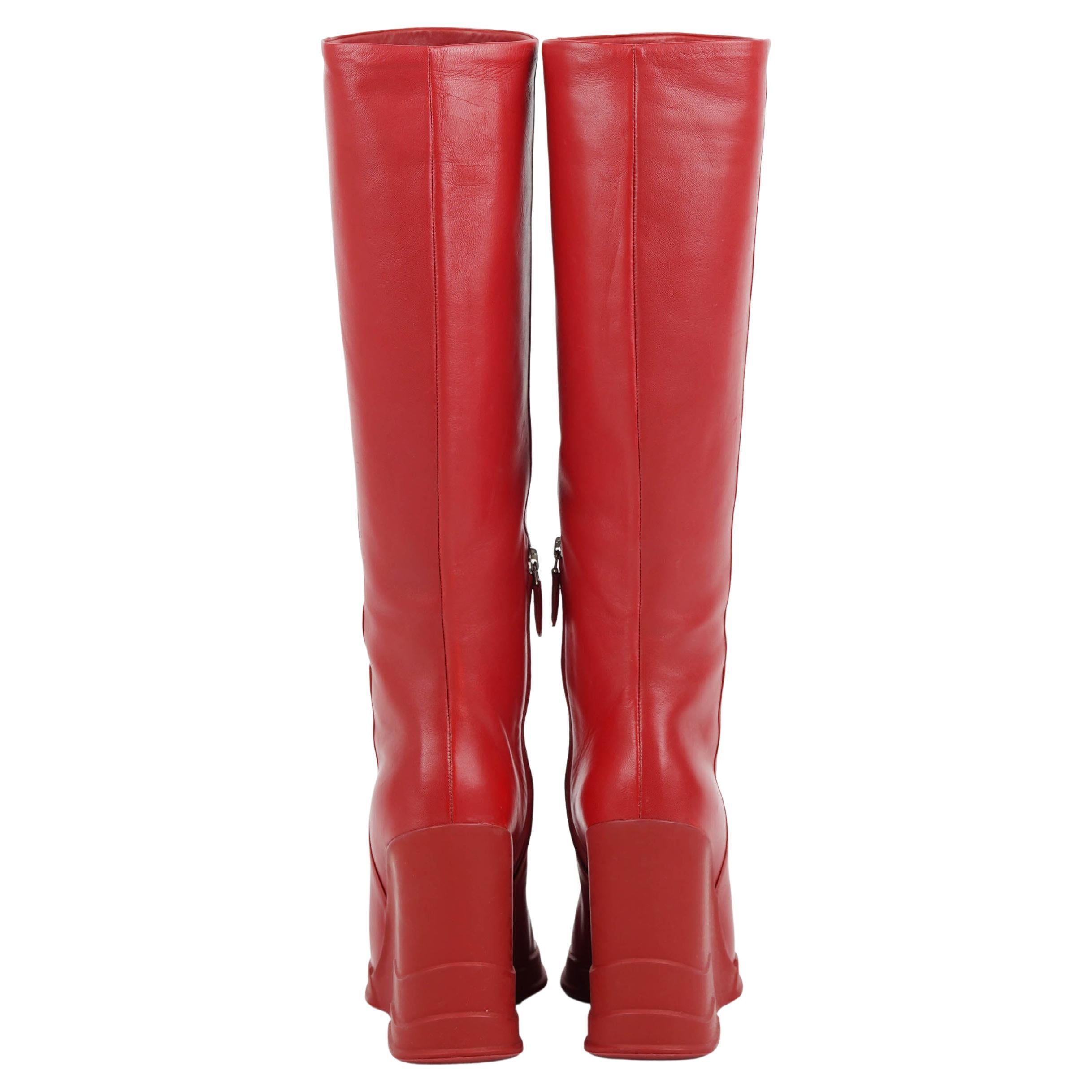 Stivali con zeppa al ginocchio in pelle rossa di Prada - Passerella e Campaigner, A/I 2014 Taglia 37 in vendita 3