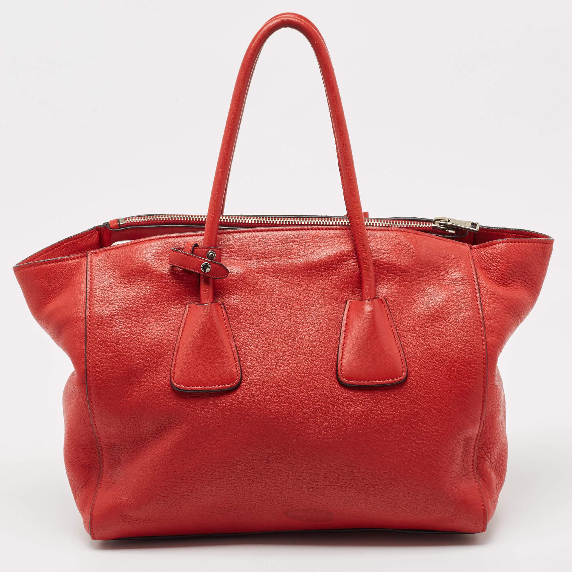 Prada Red Leather Shopper Tote For Sale 14