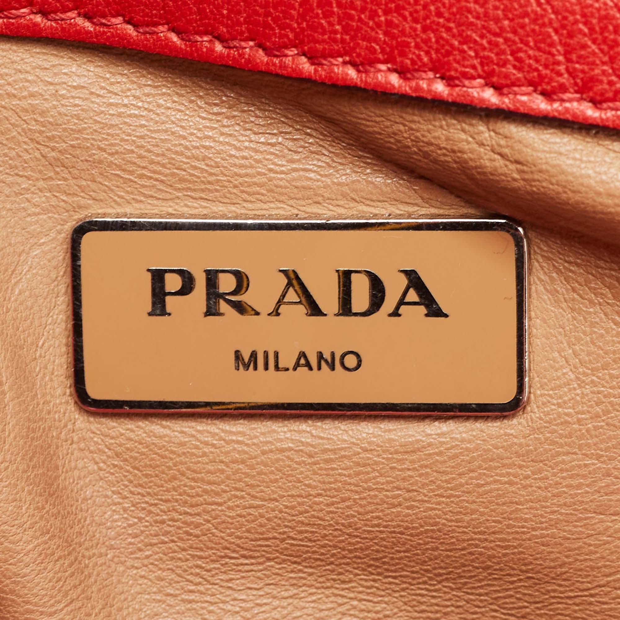Prada Red Leather Shopper Tote For Sale 4