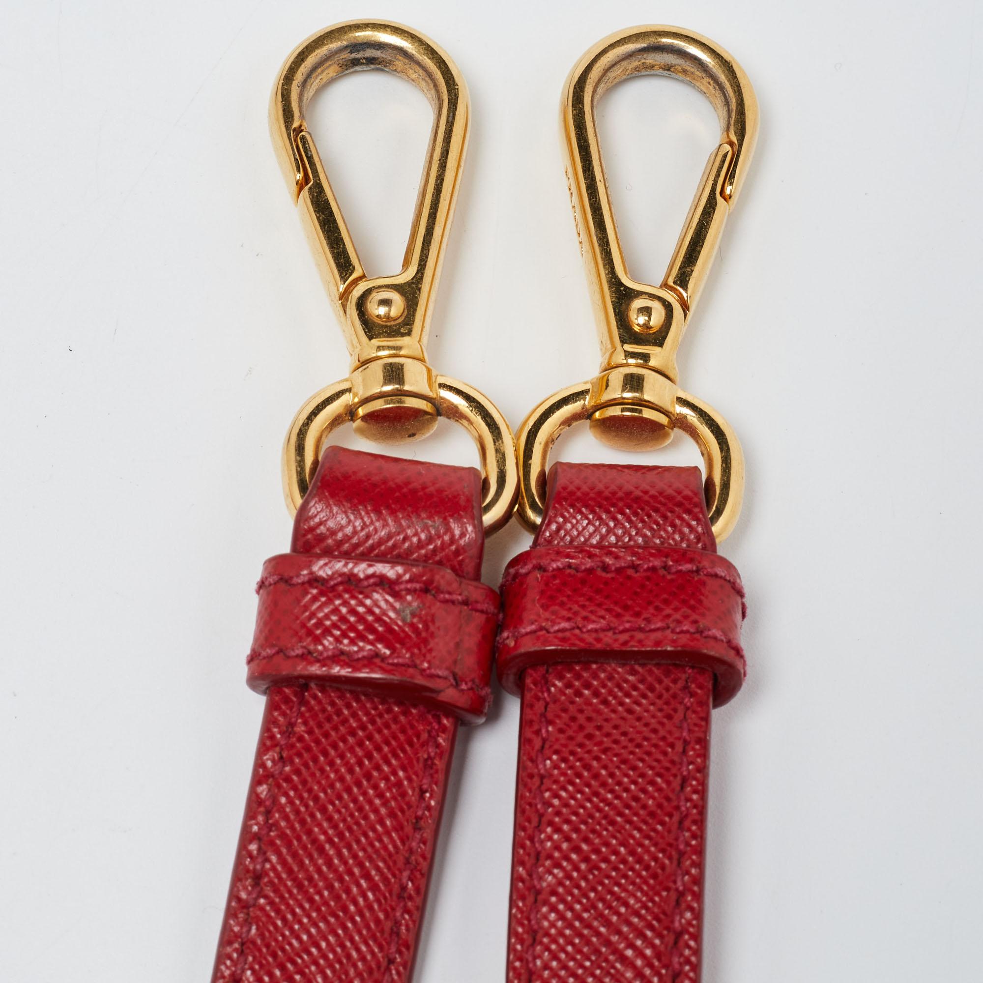 Prada Red Nylon and Leather Crossbody Bag In Fair Condition In Dubai, Al Qouz 2