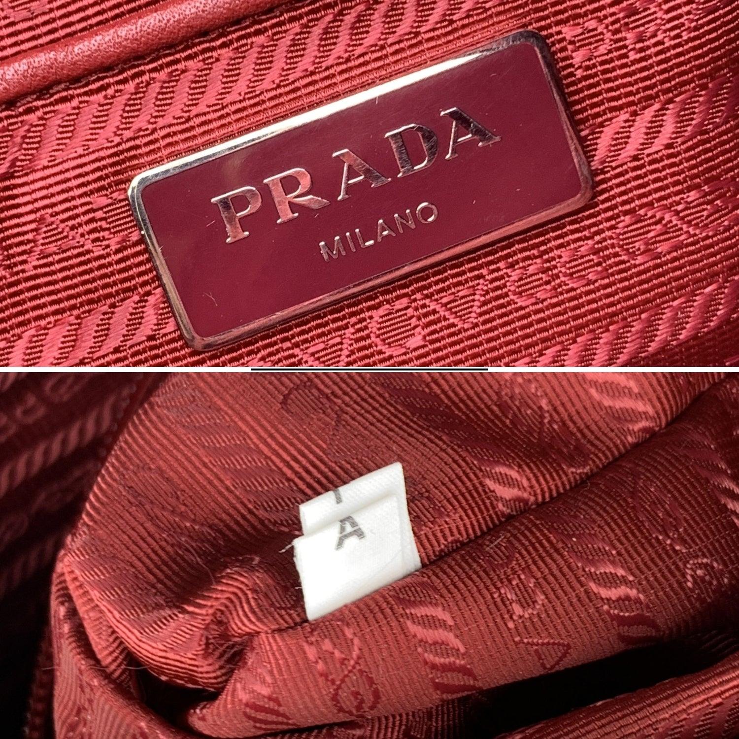 Prada Red Nylon Tessuto Messenger Crossbody Shoulder Bag For Sale 2
