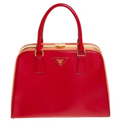 Prada Rot/Orange Saffiano Parent Leder-Tasche mit Pyramidenrahmen und Griff oben