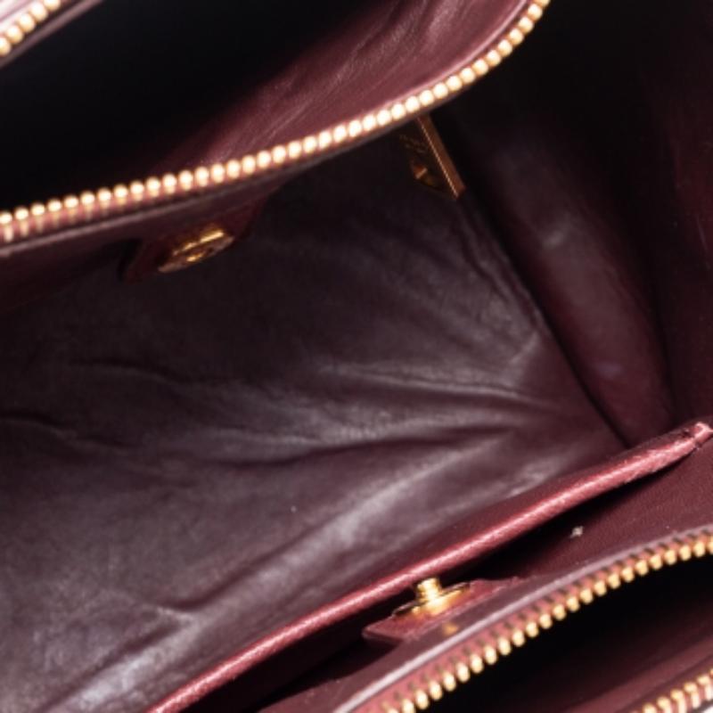 Prada Red Ostrich Twin Pocket Tote In Fair Condition In Dubai, Al Qouz 2