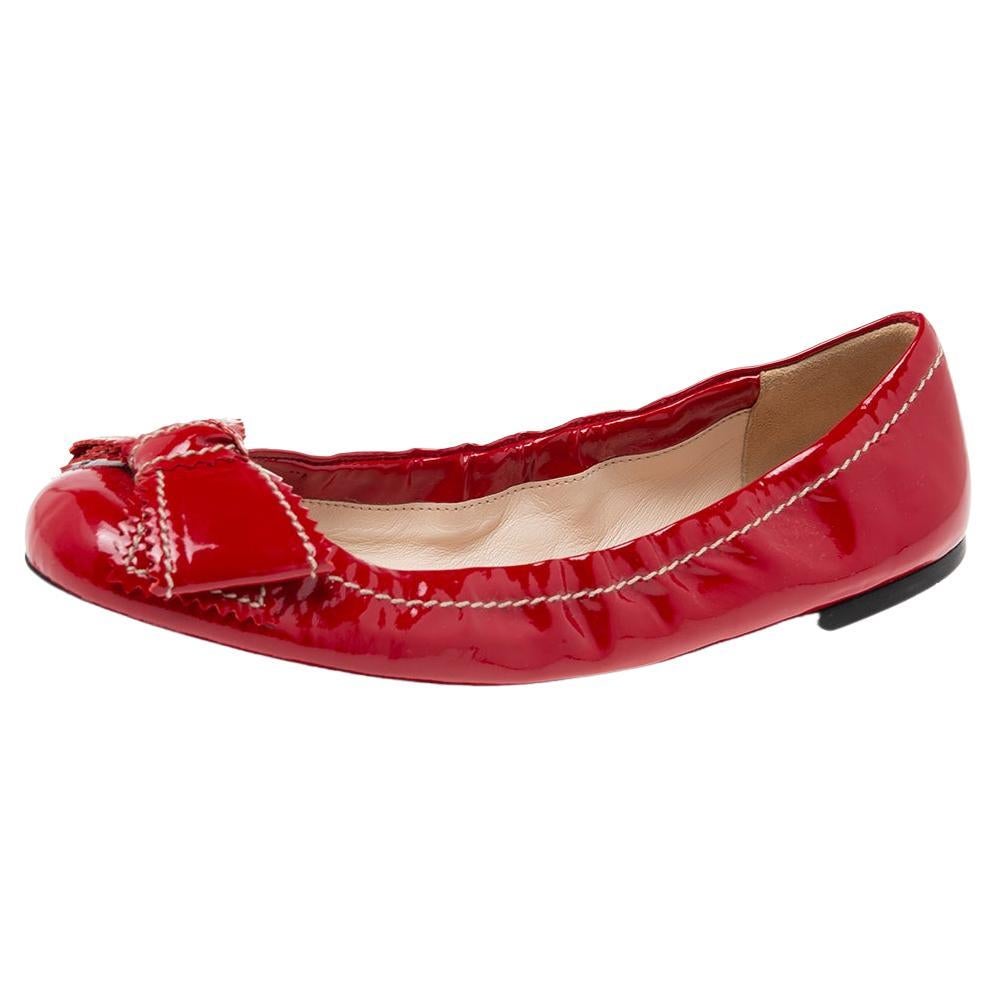 Prada Red Patent Leather Bow Scrunch Ballet Flats Size 38.5 at 1stDibs ...
