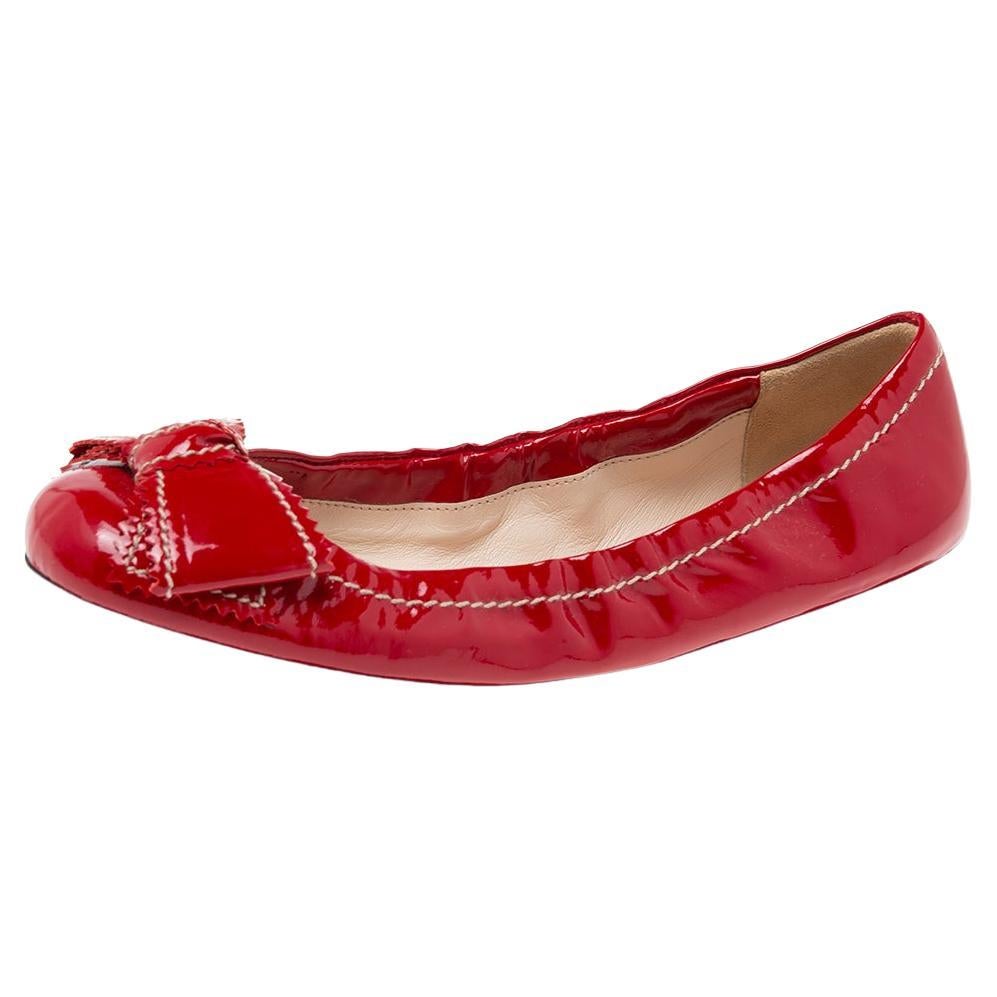 Prada Red Patent Leather Bow Scrunch Ballet Flats Size 38.5 For Sale at  1stDibs