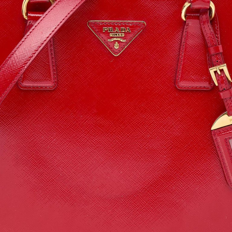 Prada Red Patent Leather Open Satchel In Good Condition In Dubai, Al Qouz 2
