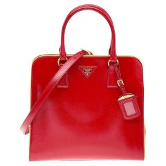 Prada - Sacoche ouverte en cuir verni rouge