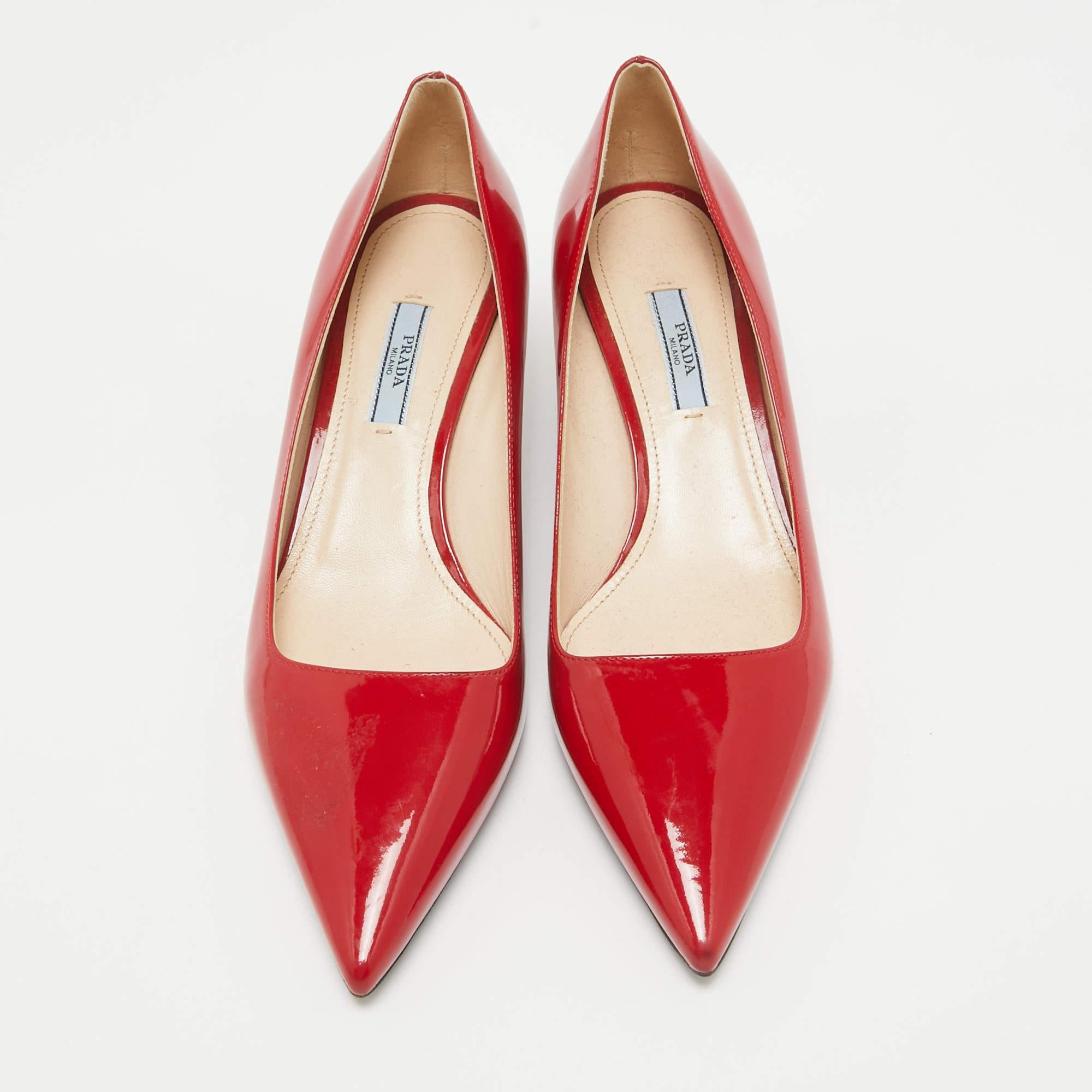 Prada Red Patent Leather Pointed Toe Pumps Size 39.5 In Good Condition In Dubai, Al Qouz 2