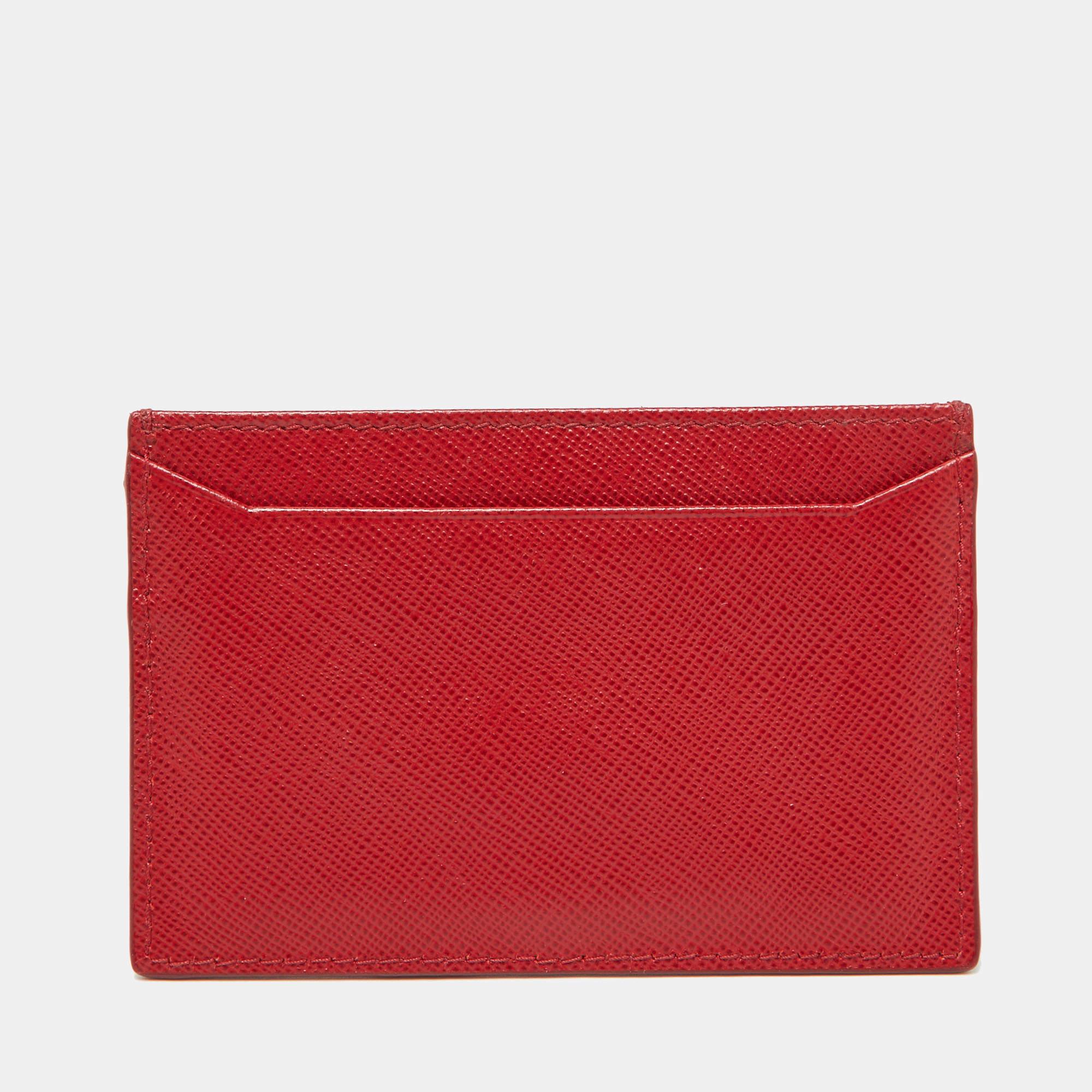 Prada Red Saffiano Leather Card Holder In Good Condition In Dubai, Al Qouz 2