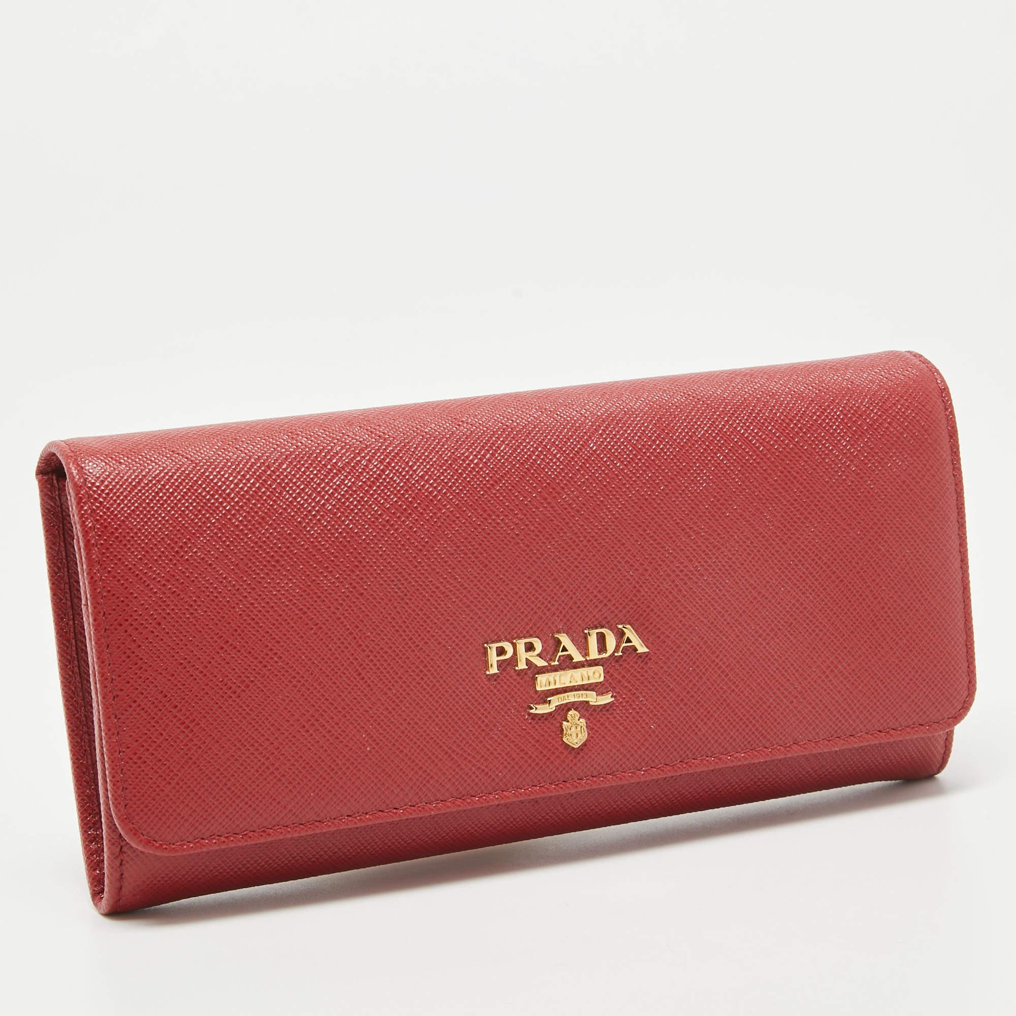 Prada Red Saffiano Leather Flap Continental Wallet In Excellent Condition In Dubai, Al Qouz 2