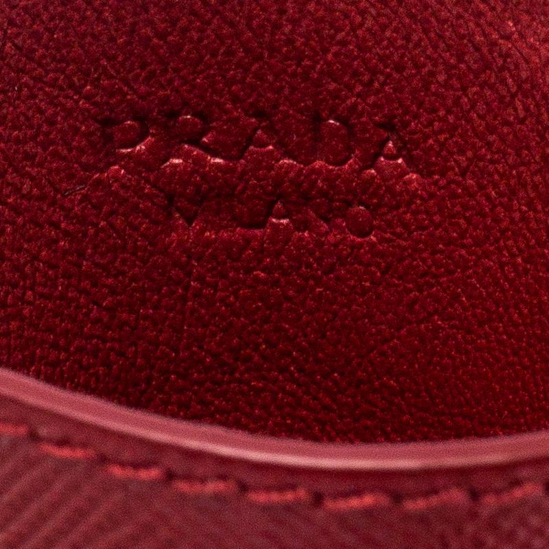 Prada Red Saffiano Leather iPhone Case In Good Condition In Dubai, Al Qouz 2