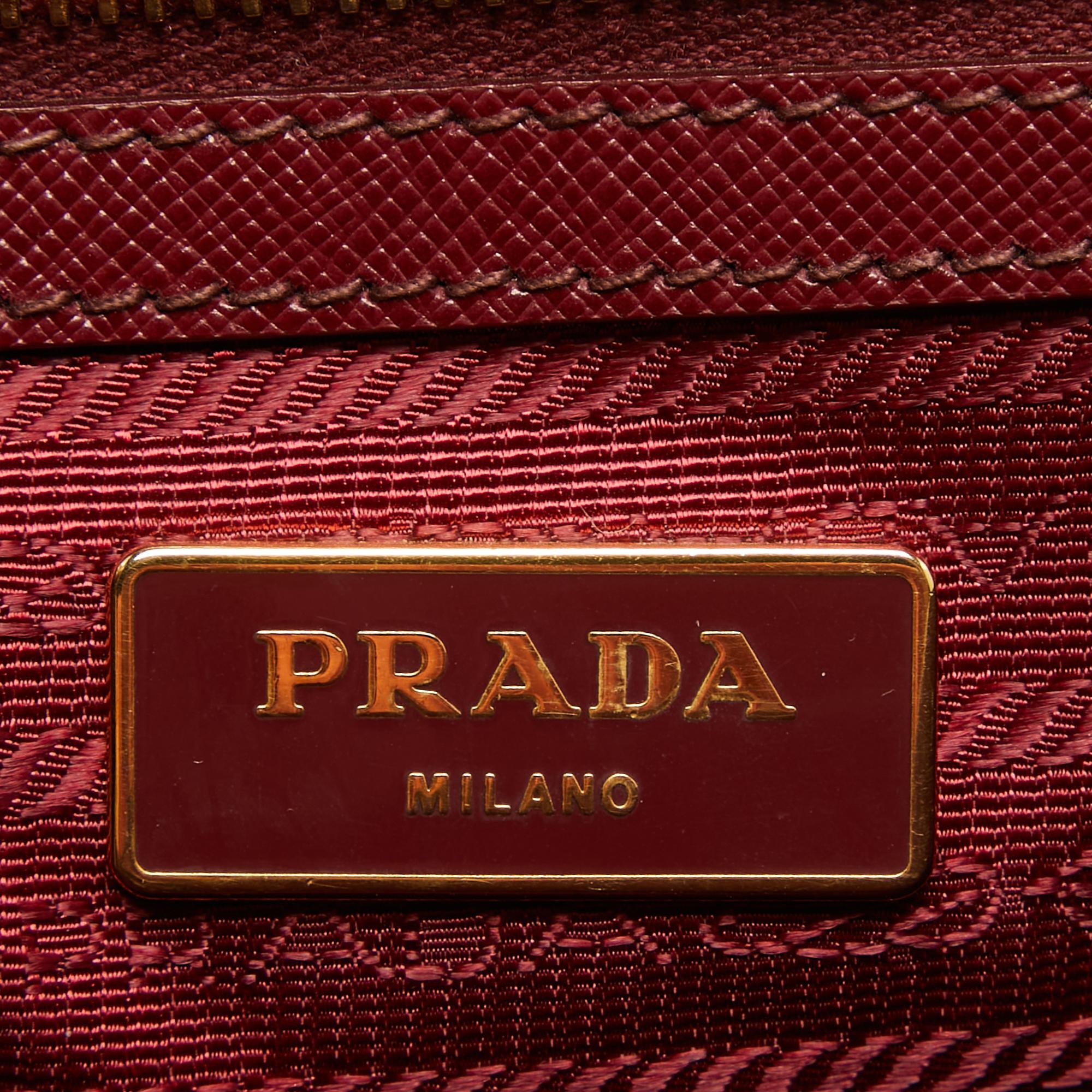 Prada Große Galleria-Tasche aus rotem Saffianoleder im Angebot 8