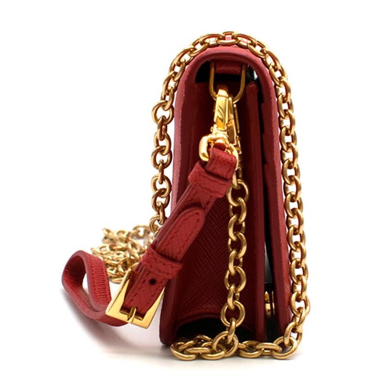Saffiano leather handbag Prada Red in Leather - 34810857