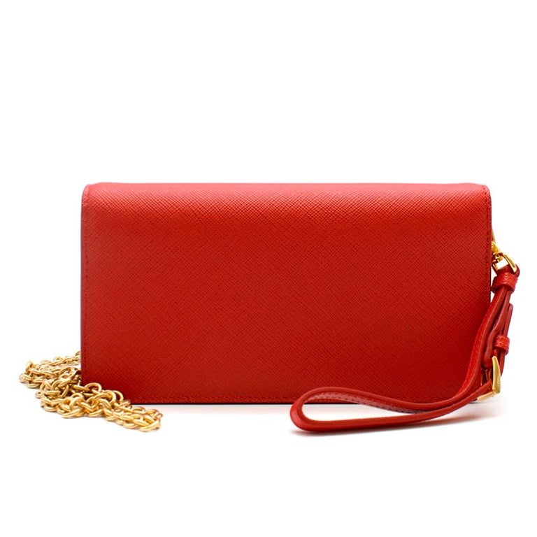 Saffiano leather handbag Prada Red in Leather - 33248423
