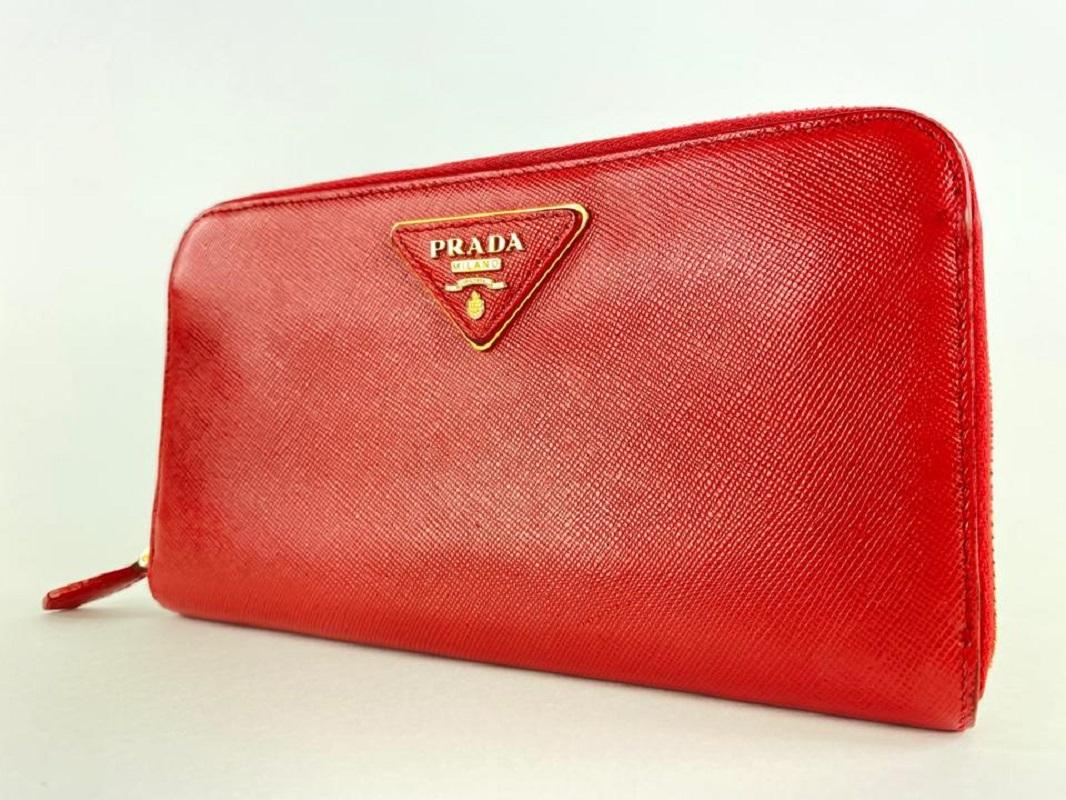 Made In: Italy 
 Measurements: Length: 7.2
