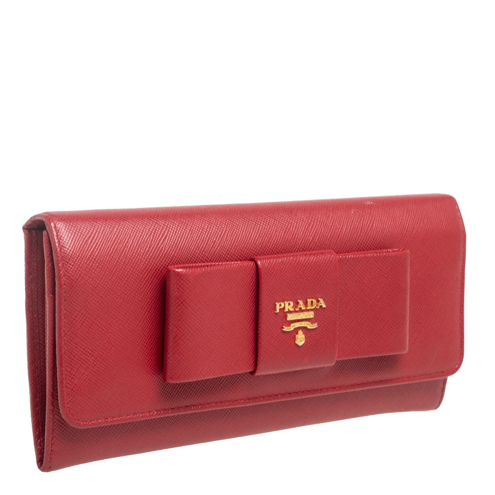 Prada Red Saffiano Lux Leather Bow Flap Continental Wallet In Good Condition In Dubai, Al Qouz 2