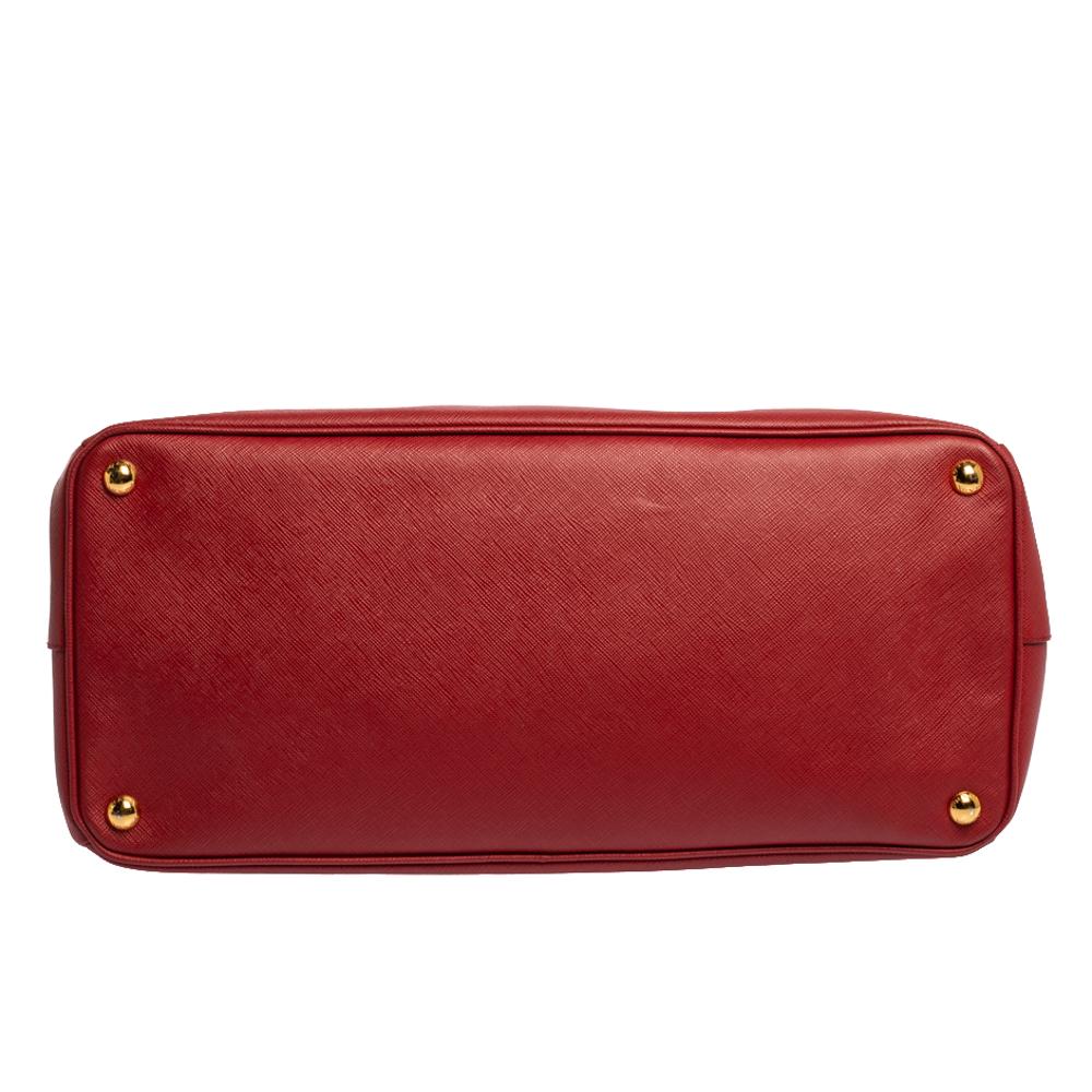prada saffiano bag