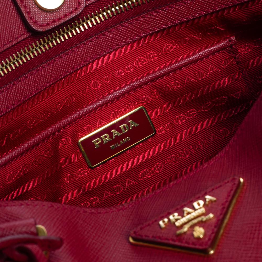 Prada Red Saffiano Lux Leather Large Gardener's Tote In Good Condition In Dubai, Al Qouz 2
