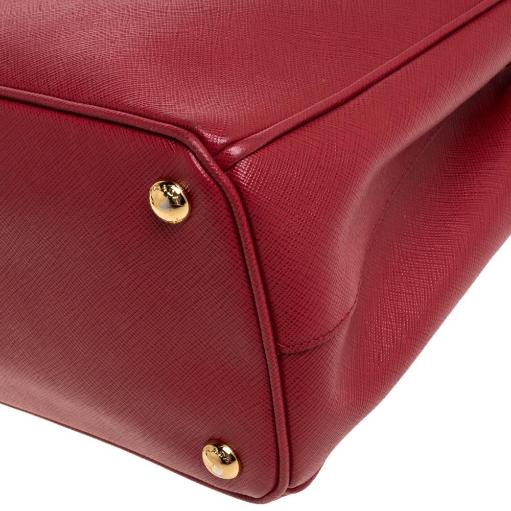 Prada Red Saffiano Lux Leather Small Galleria Double Zip Tote In Good Condition In Dubai, Al Qouz 2